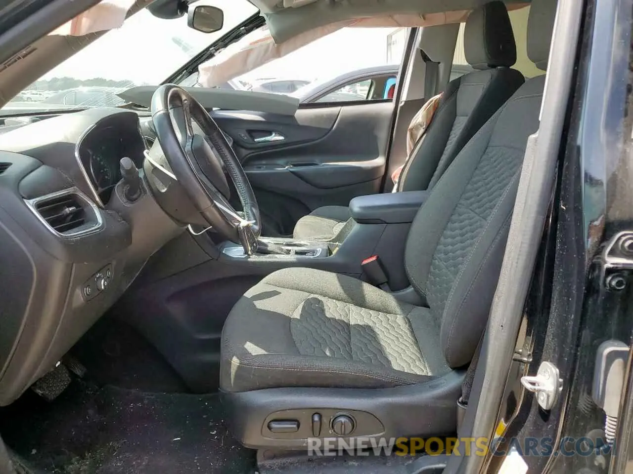 7 Photograph of a damaged car 3GNAXKEV9LL151837 CHEVROLET EQUINOX 2020