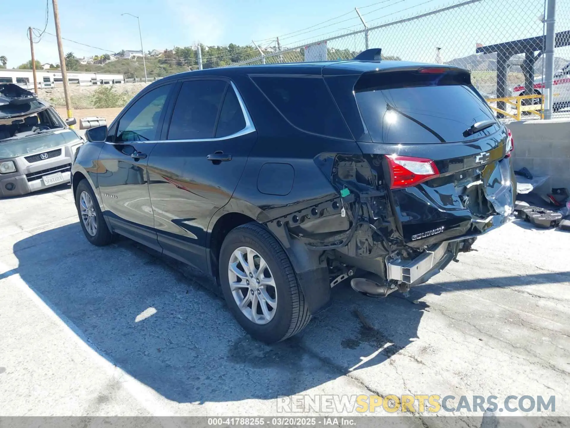 3 Photograph of a damaged car 3GNAXKEV9LL188824 CHEVROLET EQUINOX 2020