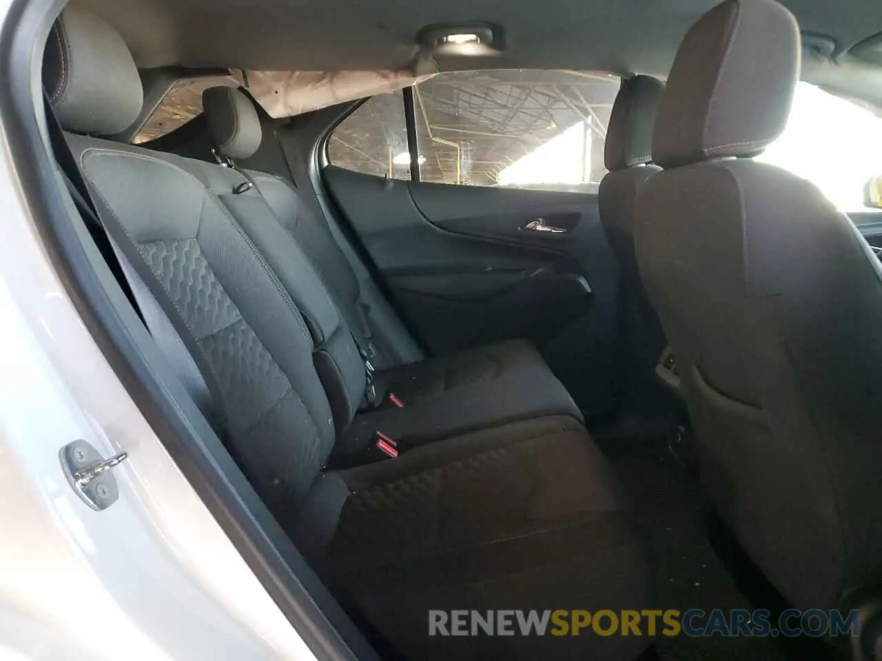 11 Photograph of a damaged car 3GNAXKEV9LL273534 CHEVROLET EQUINOX 2020