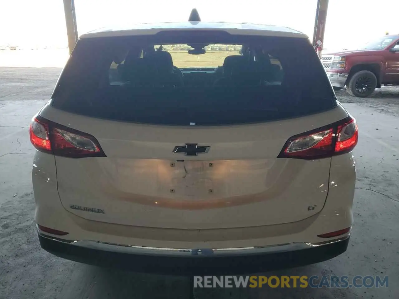 6 Photograph of a damaged car 3GNAXKEV9LL273534 CHEVROLET EQUINOX 2020