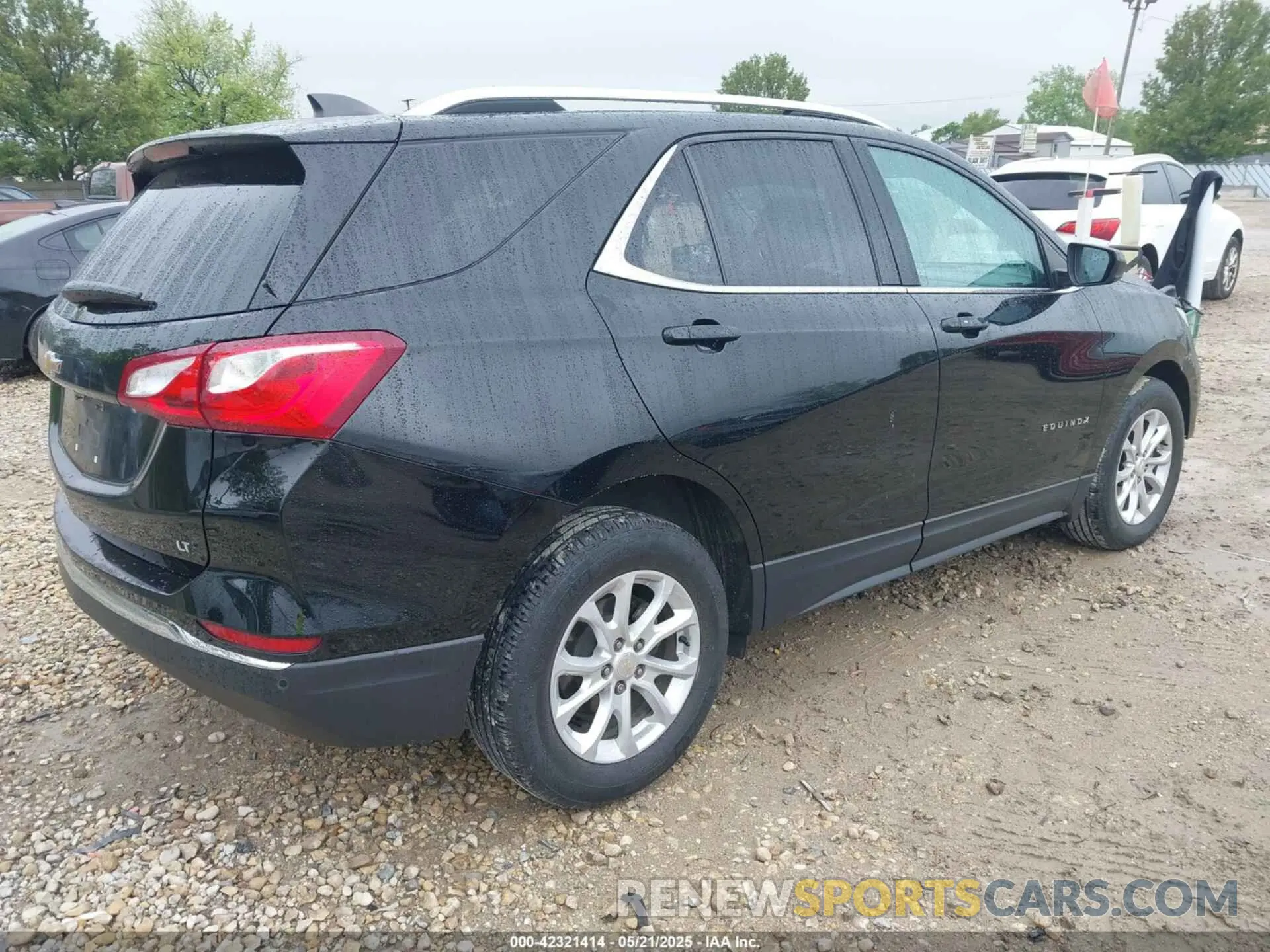 4 Photograph of a damaged car 3GNAXKEV9LL346191 CHEVROLET EQUINOX 2020