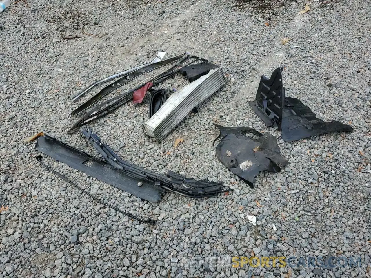 13 Photograph of a damaged car 3GNAXKEV9LS509282 CHEVROLET EQUINOX 2020