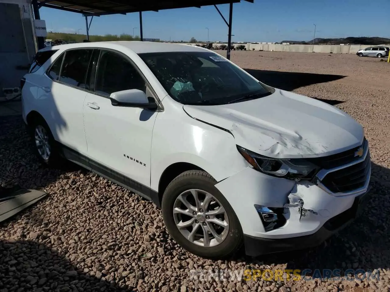 4 Photograph of a damaged car 3GNAXKEV9LS517205 CHEVROLET EQUINOX 2020