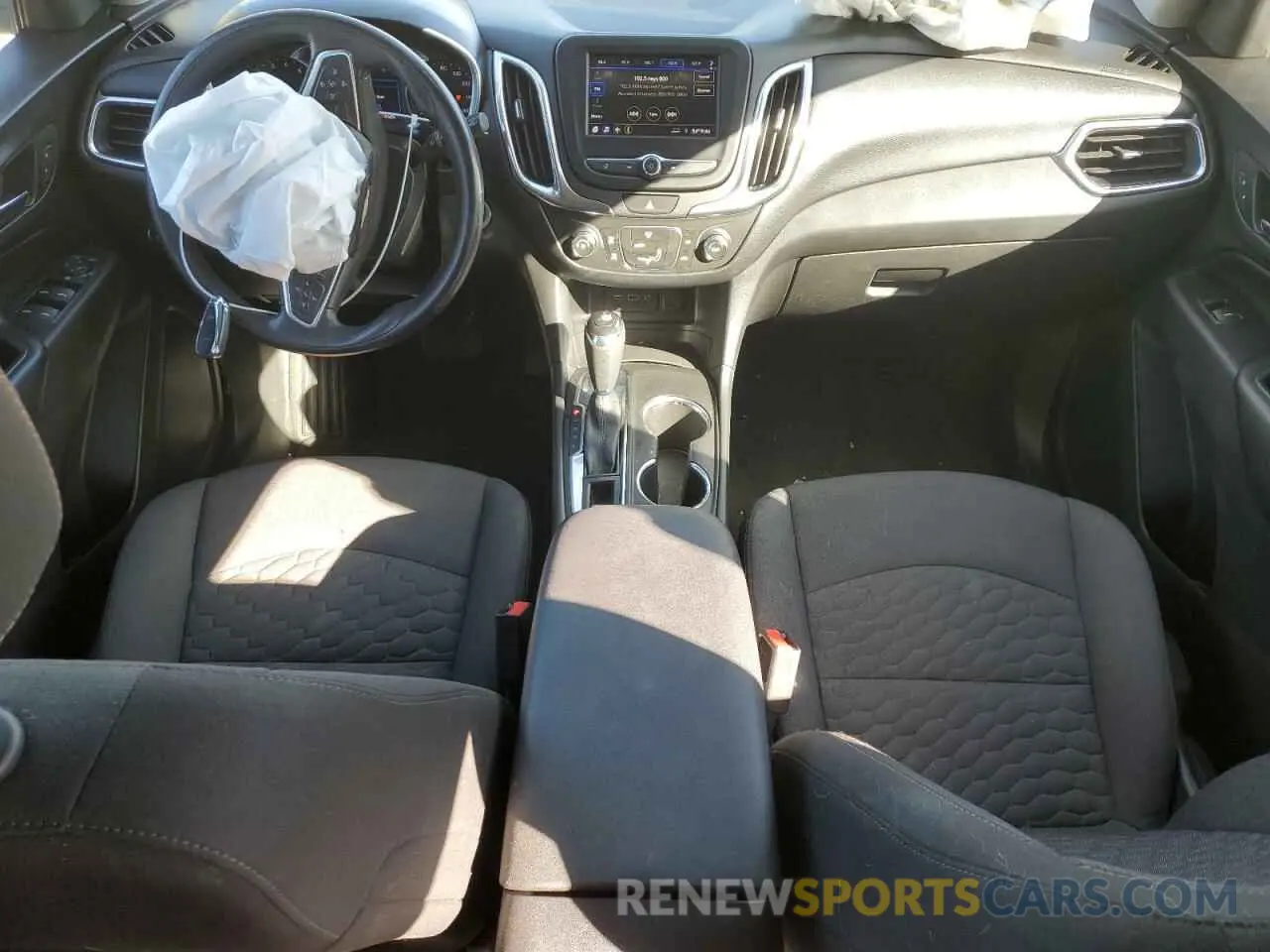 8 Photograph of a damaged car 3GNAXKEV9LS517205 CHEVROLET EQUINOX 2020