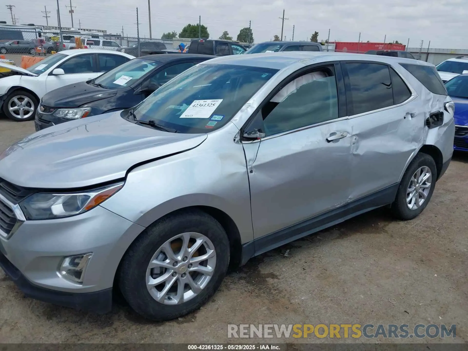 12 Photograph of a damaged car 3GNAXKEV9LS585469 CHEVROLET EQUINOX 2020
