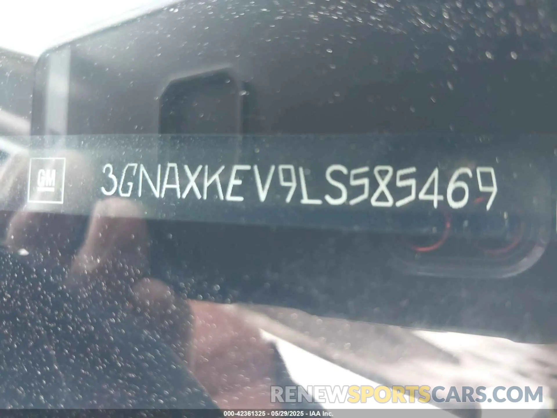 9 Photograph of a damaged car 3GNAXKEV9LS585469 CHEVROLET EQUINOX 2020