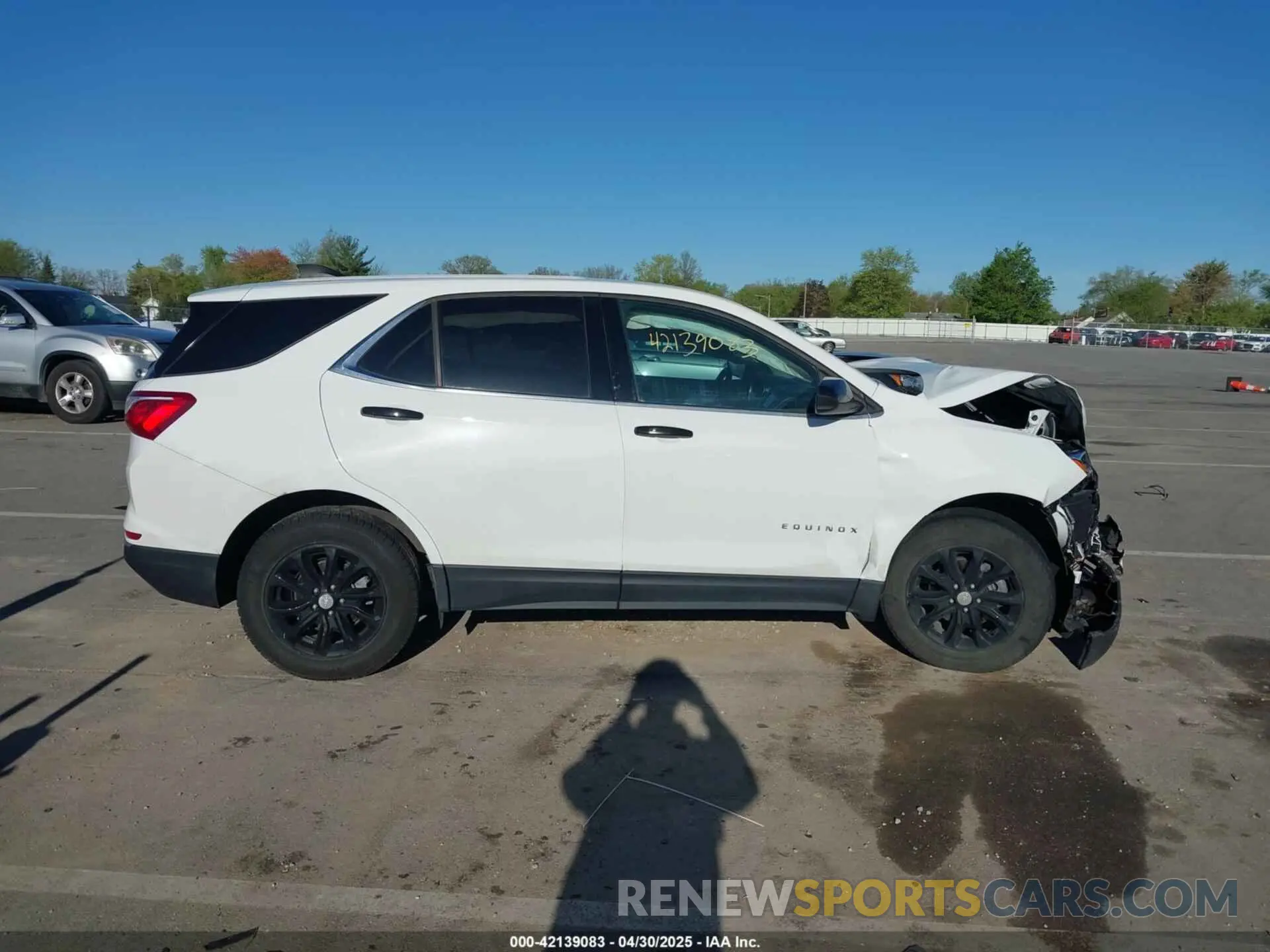 14 Photograph of a damaged car 3GNAXKEV9LS701575 CHEVROLET EQUINOX 2020