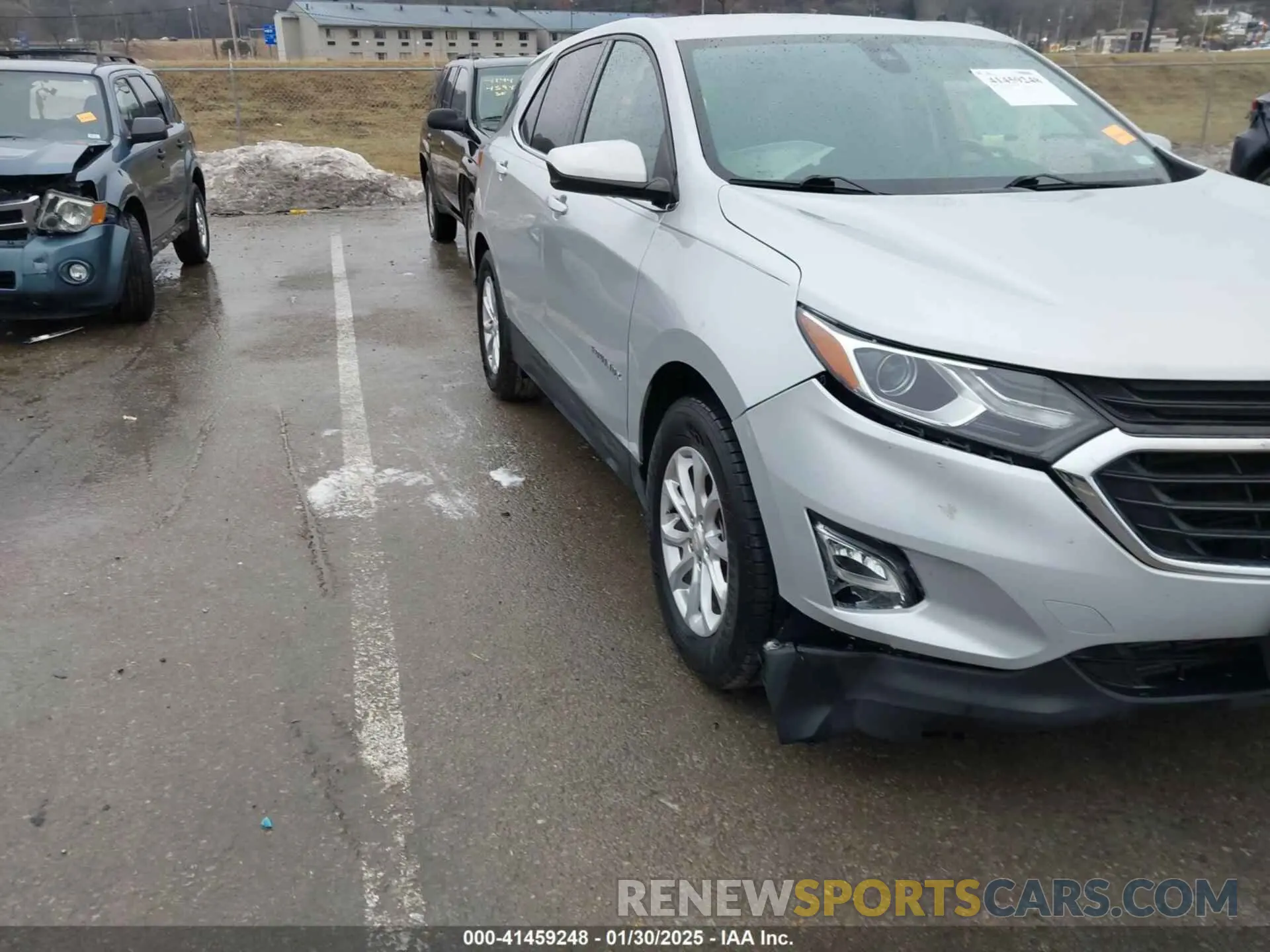 18 Photograph of a damaged car 3GNAXKEVXLL187049 CHEVROLET EQUINOX 2020