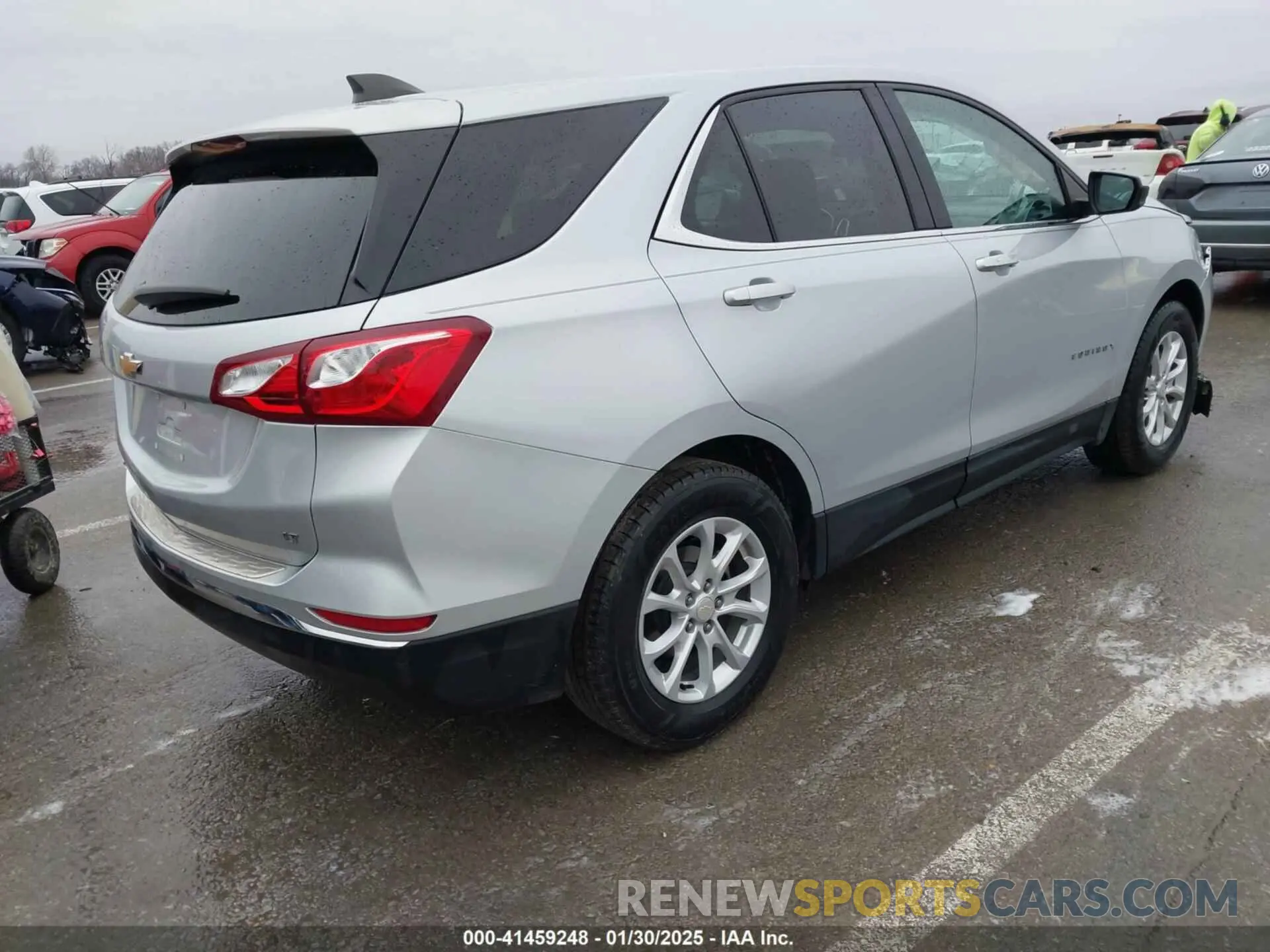 4 Photograph of a damaged car 3GNAXKEVXLL187049 CHEVROLET EQUINOX 2020