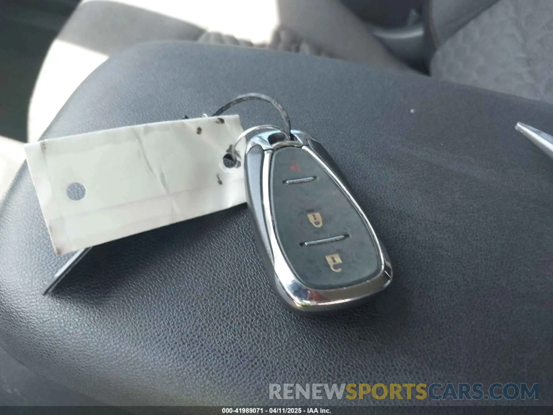 11 Photograph of a damaged car 3GNAXKEVXLL255480 CHEVROLET EQUINOX 2020