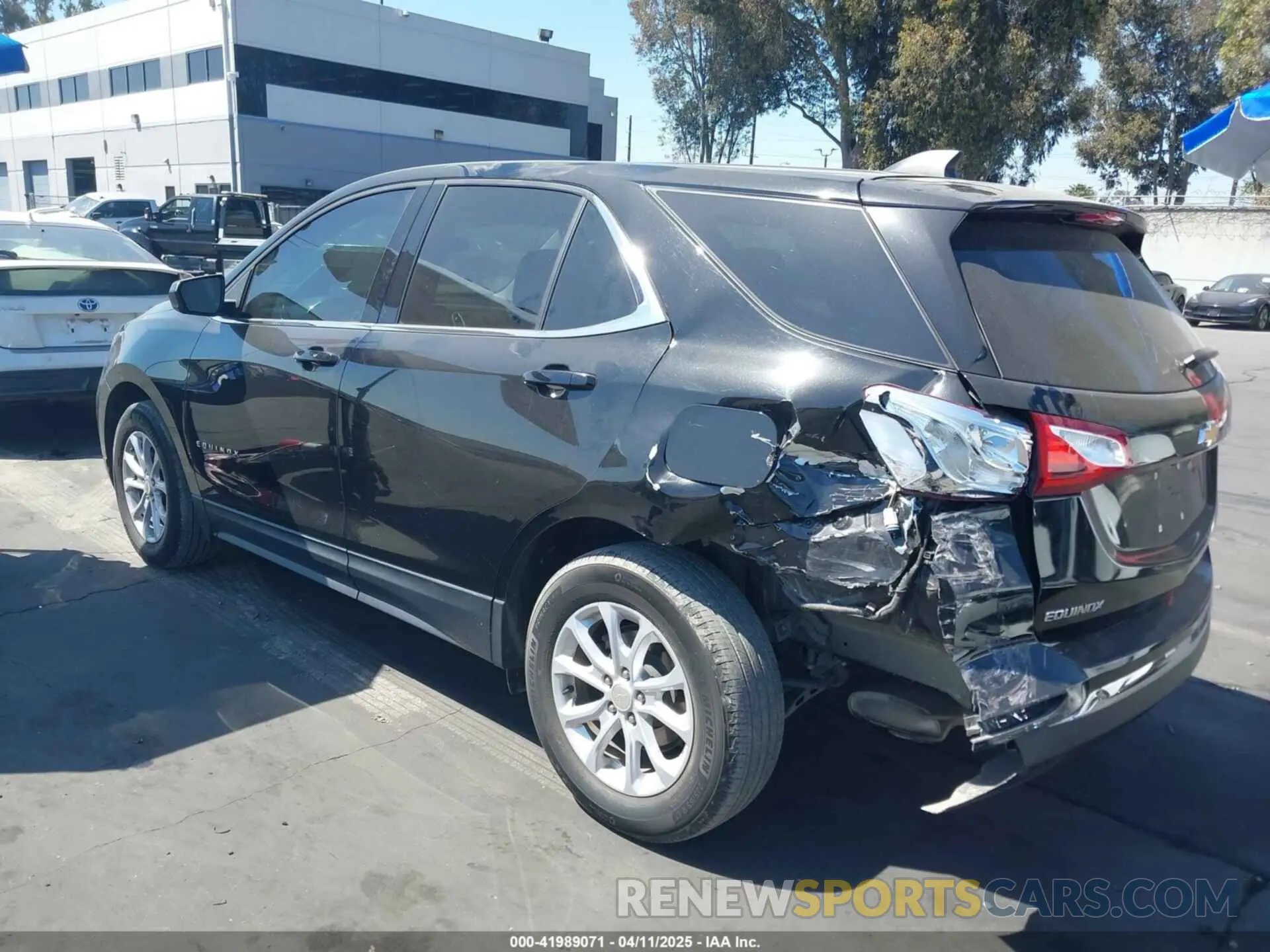 3 Photograph of a damaged car 3GNAXKEVXLL255480 CHEVROLET EQUINOX 2020