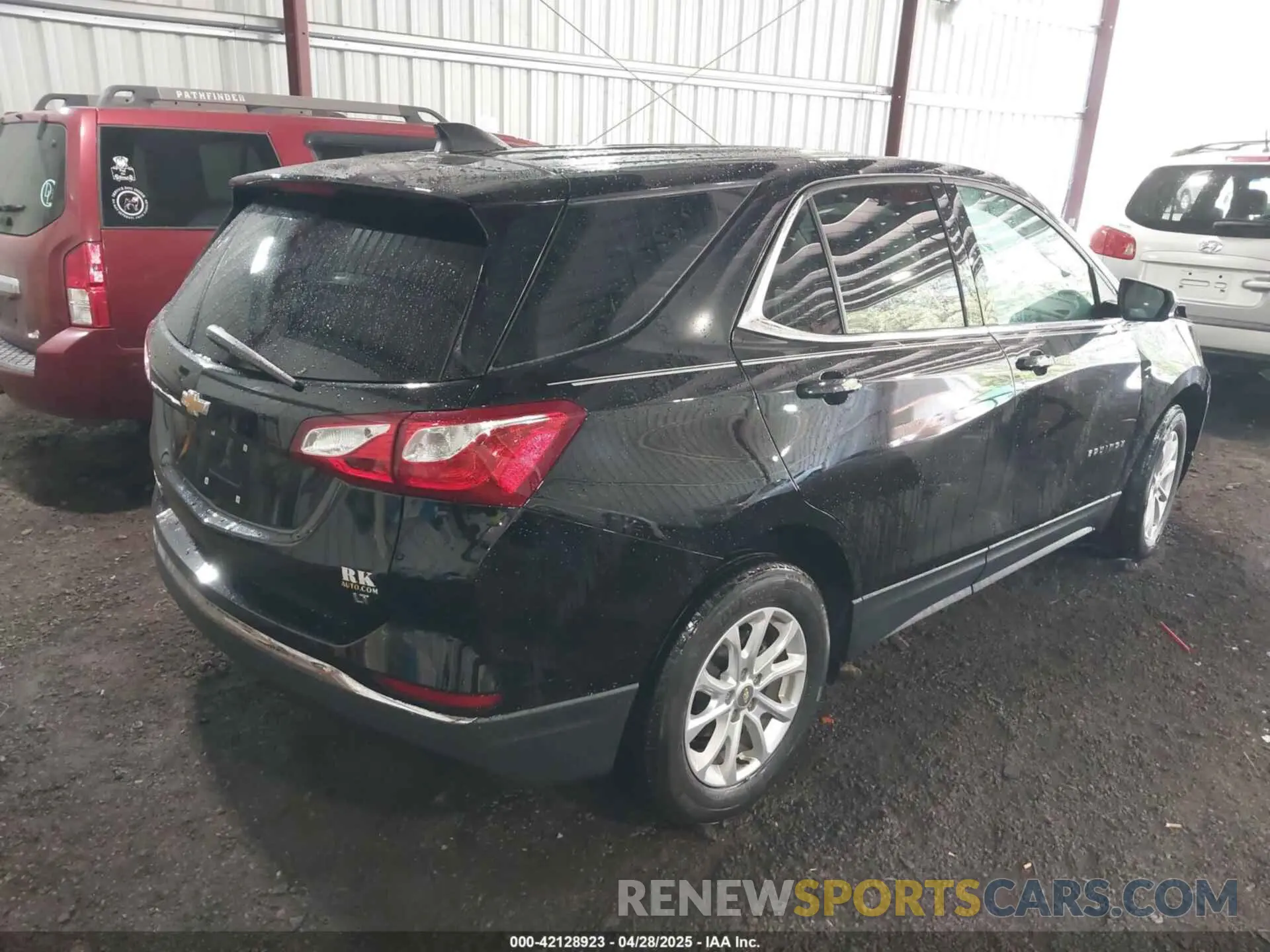 4 Photograph of a damaged car 3GNAXKEVXLL334731 CHEVROLET EQUINOX 2020