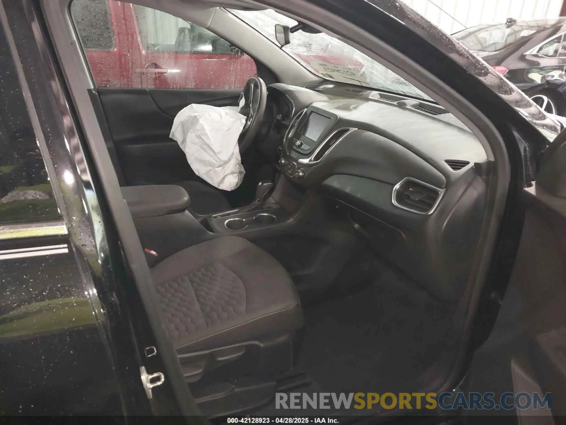 5 Photograph of a damaged car 3GNAXKEVXLL334731 CHEVROLET EQUINOX 2020