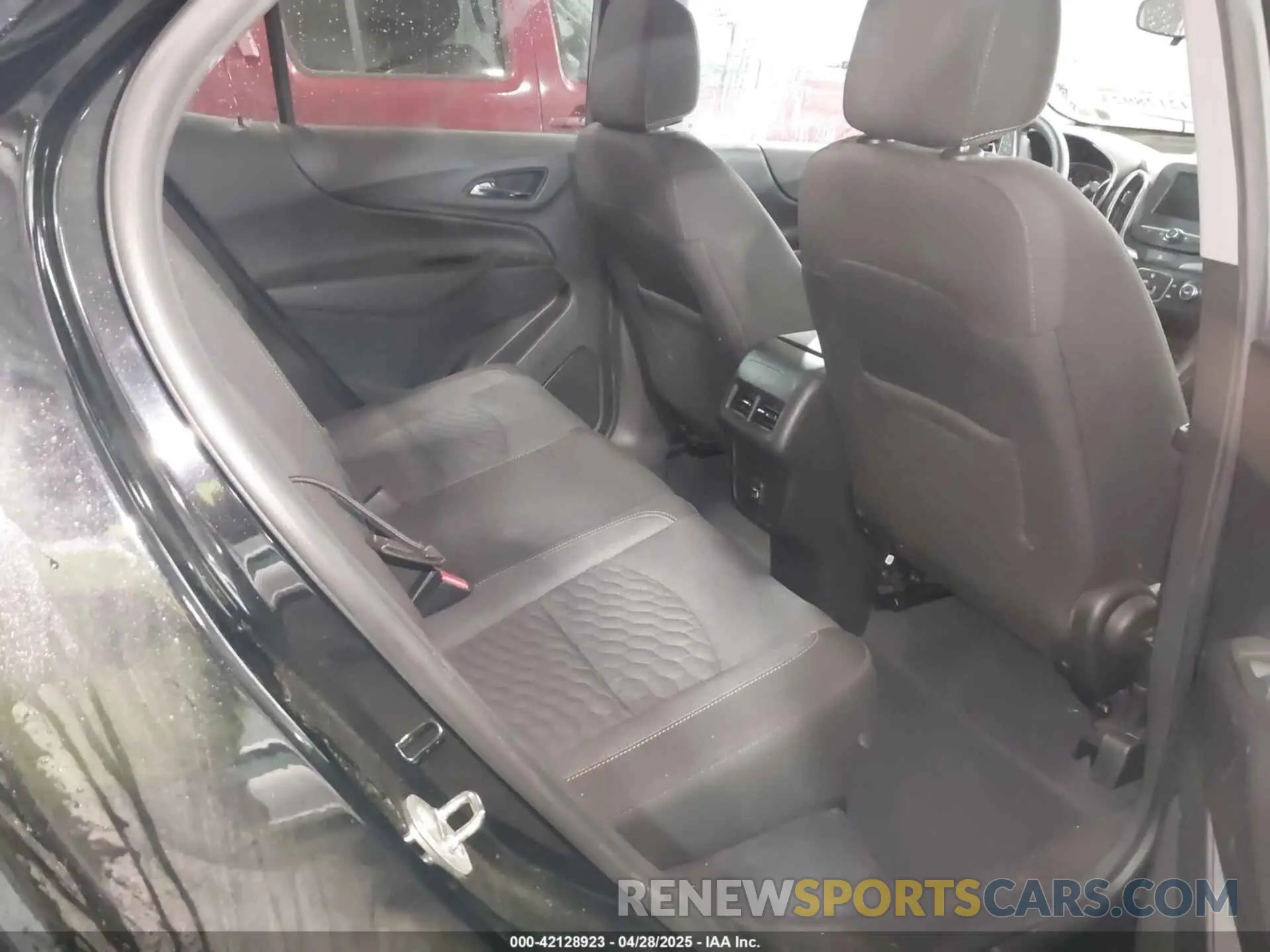 8 Photograph of a damaged car 3GNAXKEVXLL334731 CHEVROLET EQUINOX 2020