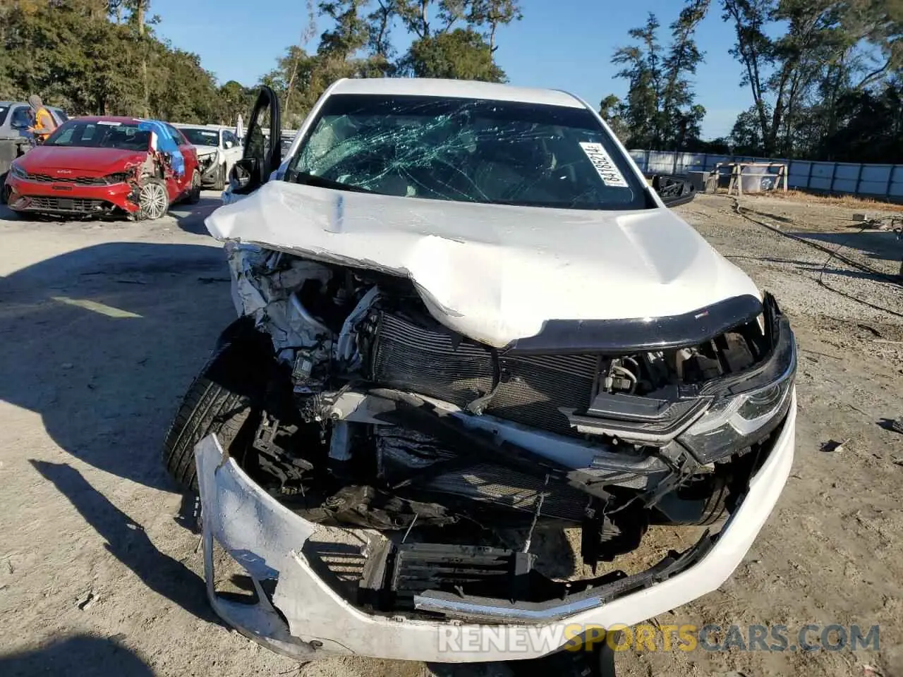 5 Photograph of a damaged car 3GNAXKEVXLS533526 CHEVROLET EQUINOX 2020