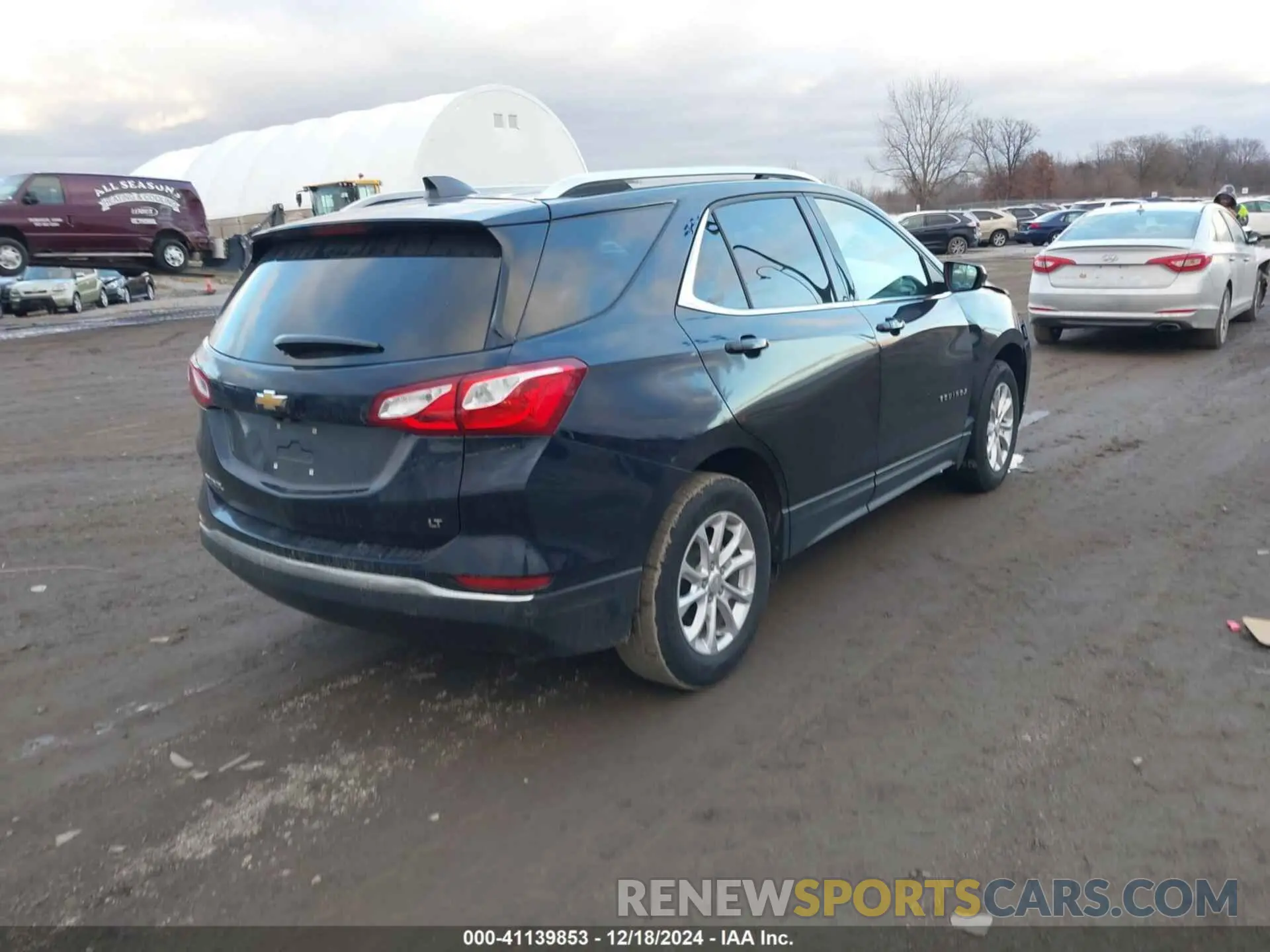 4 Photograph of a damaged car 3GNAXKEVXLS580068 CHEVROLET EQUINOX 2020