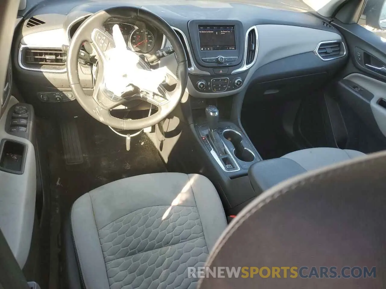 8 Photograph of a damaged car 3GNAXKEVXLS586159 CHEVROLET EQUINOX 2020