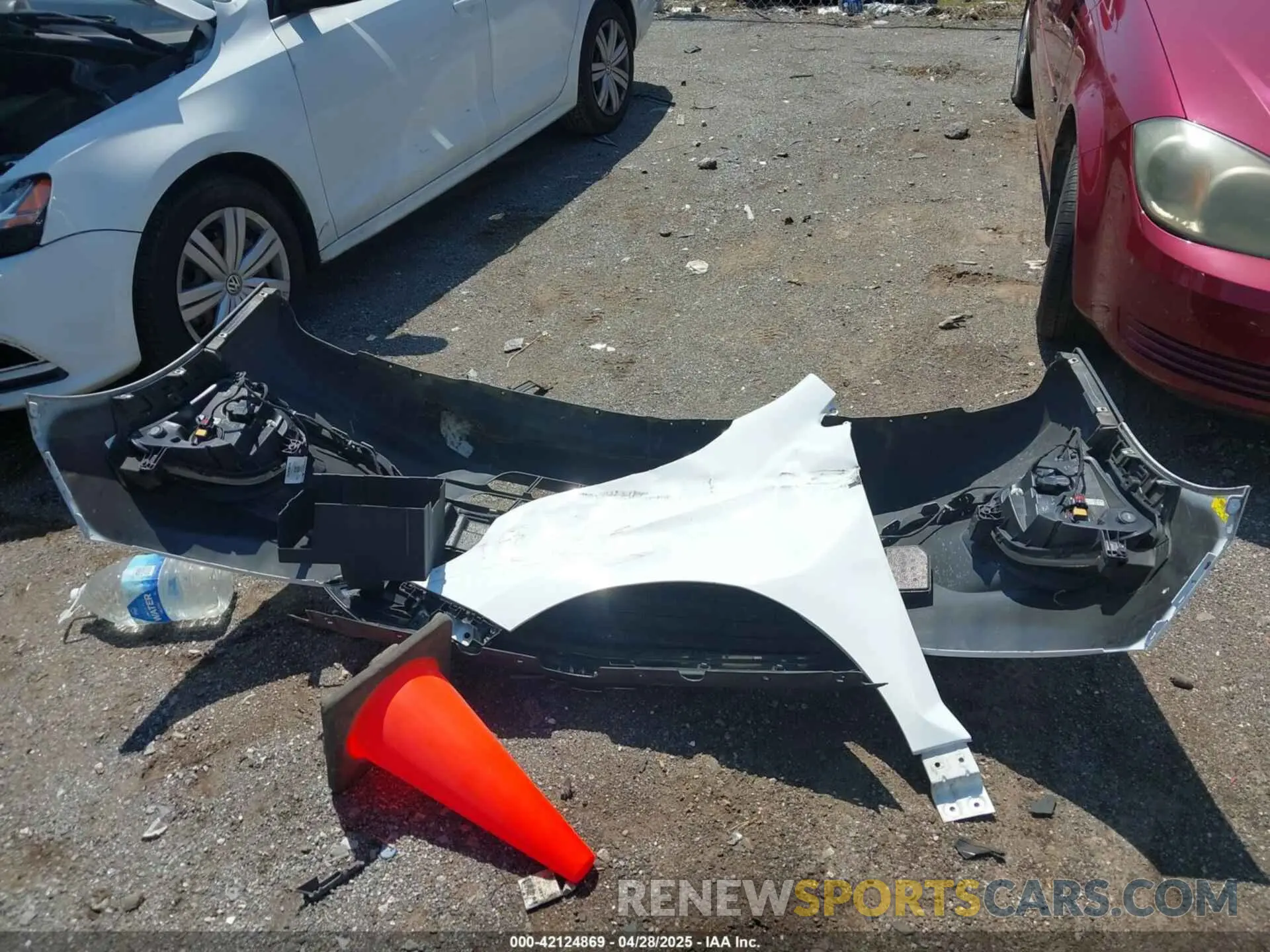 12 Photograph of a damaged car 3GNAXKEVXLS733337 CHEVROLET EQUINOX 2020