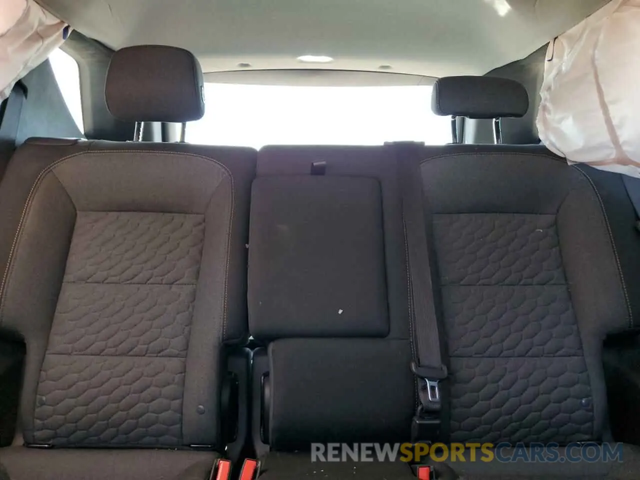 10 Photograph of a damaged car 3GNAXKEVXLS736268 CHEVROLET EQUINOX 2020