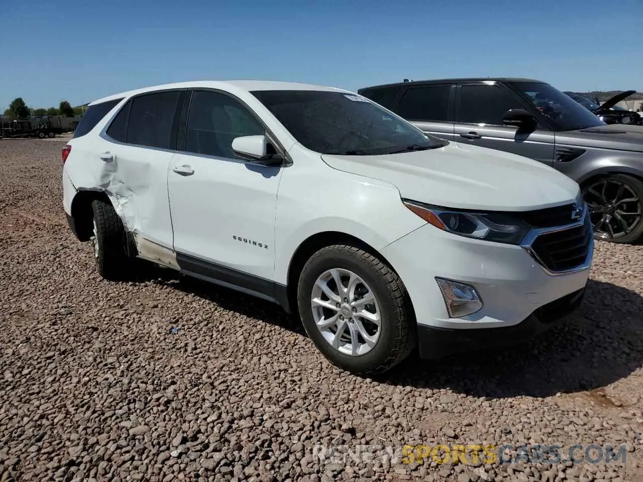 4 Photograph of a damaged car 3GNAXKEVXLS736268 CHEVROLET EQUINOX 2020