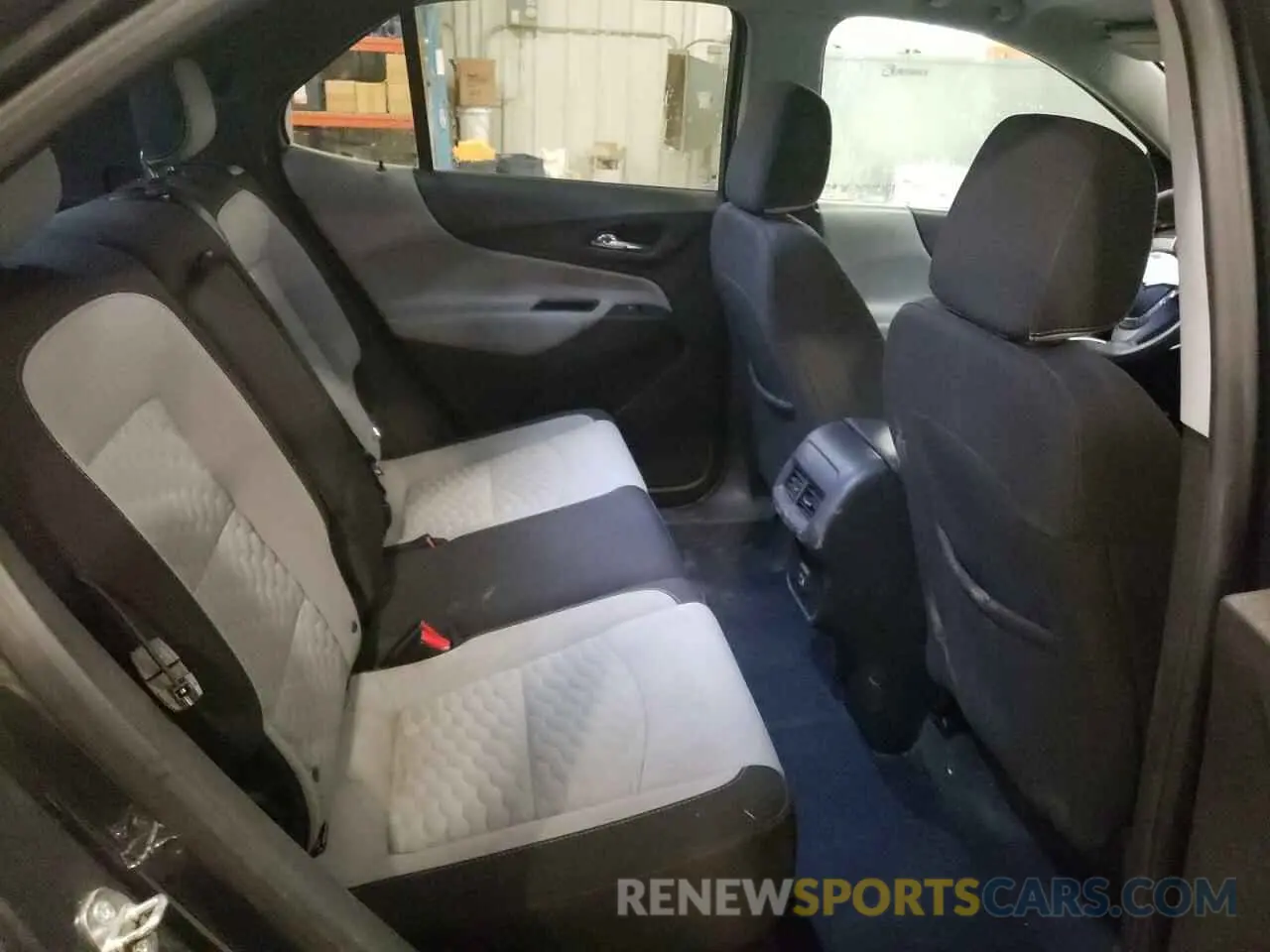 11 Photograph of a damaged car 3GNAXLEX0LS587473 CHEVROLET EQUINOX 2020