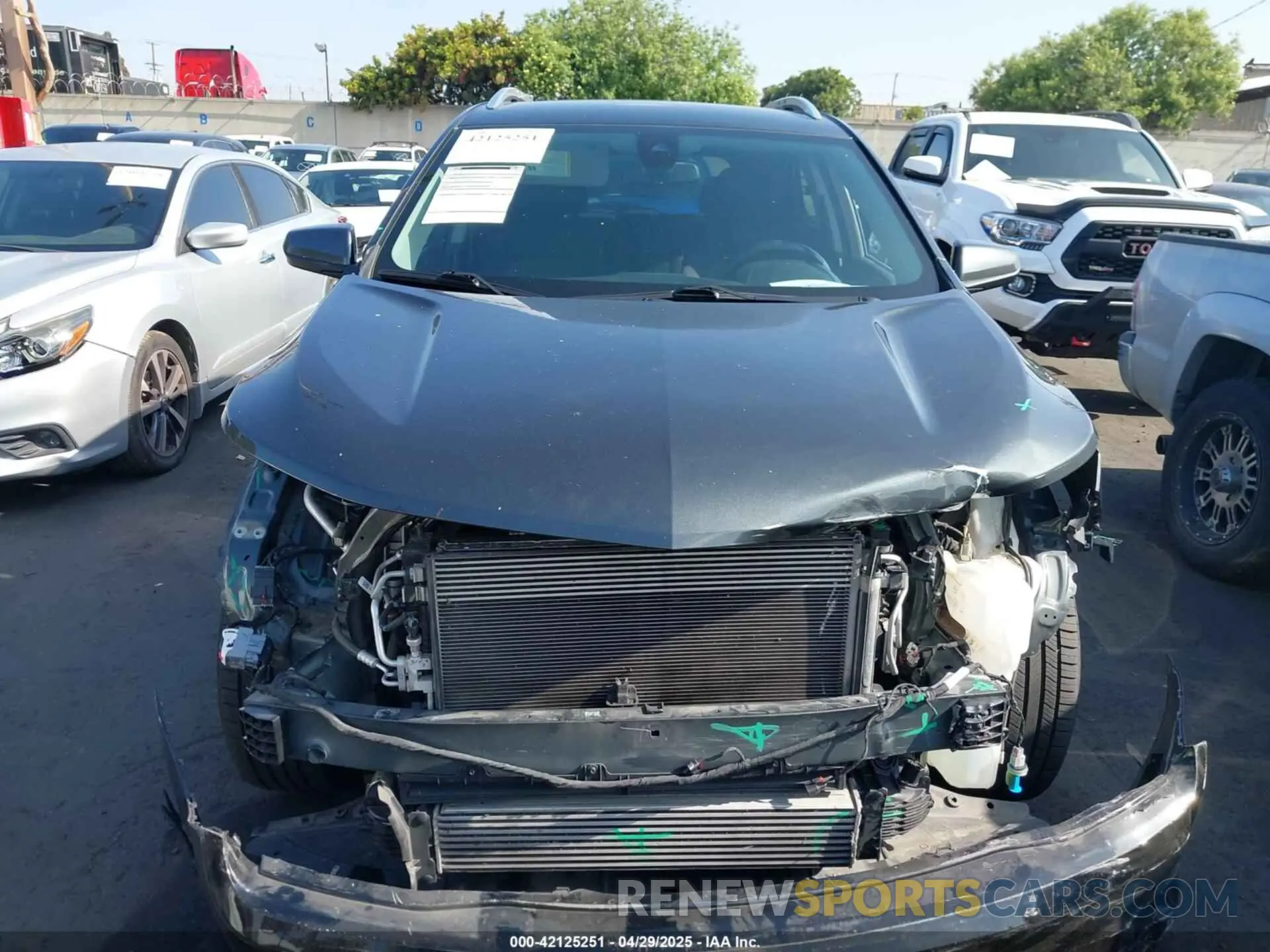 13 Photograph of a damaged car 3GNAXLEX0LS591183 CHEVROLET EQUINOX 2020