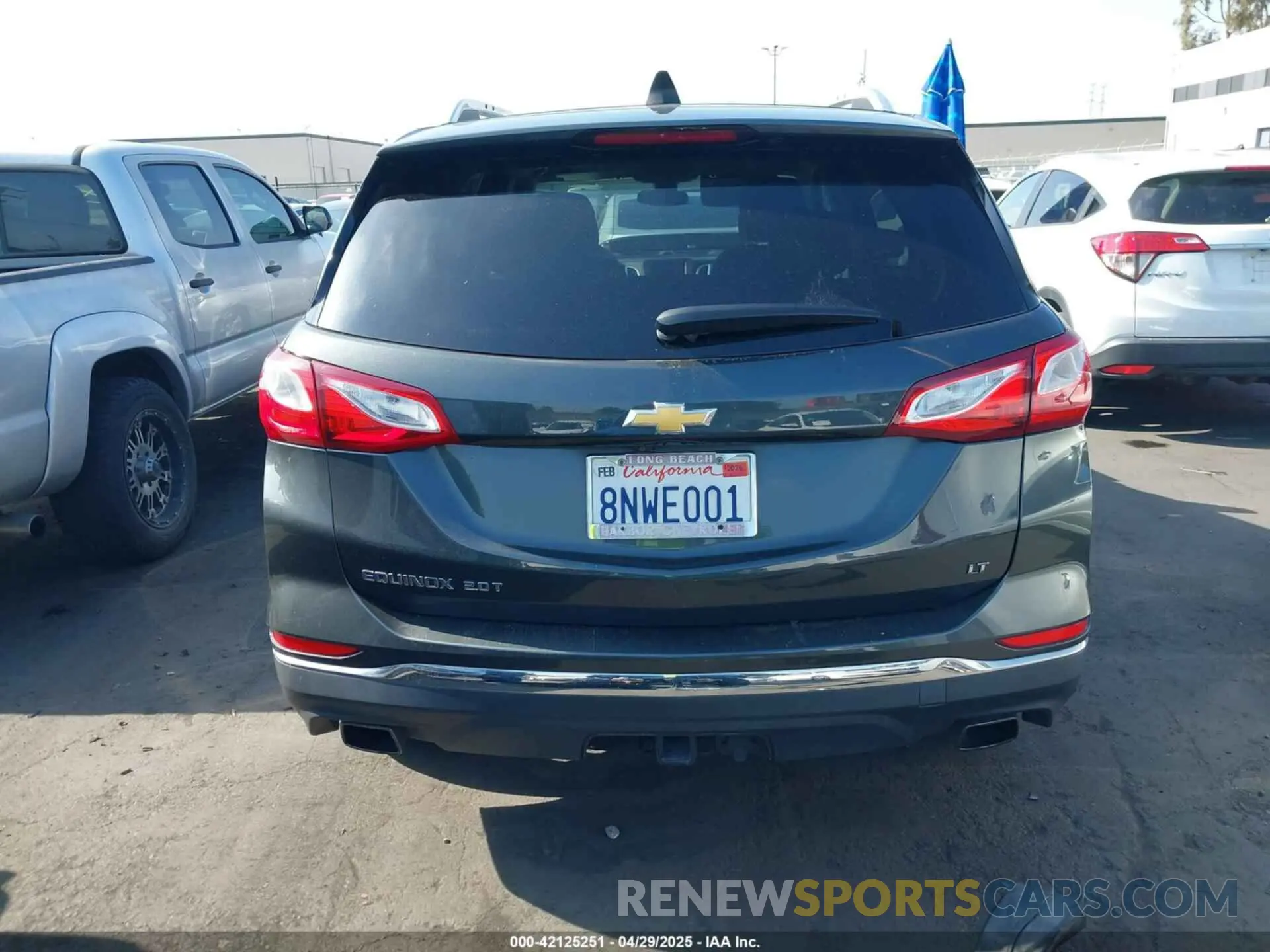 17 Photograph of a damaged car 3GNAXLEX0LS591183 CHEVROLET EQUINOX 2020