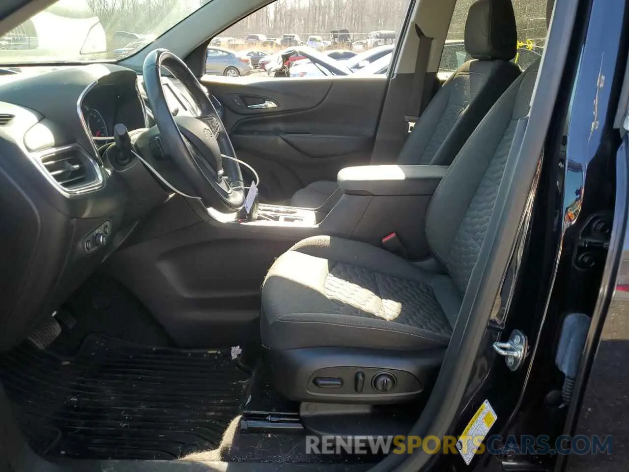 7 Photograph of a damaged car 3GNAXLEX1LS563070 CHEVROLET EQUINOX 2020