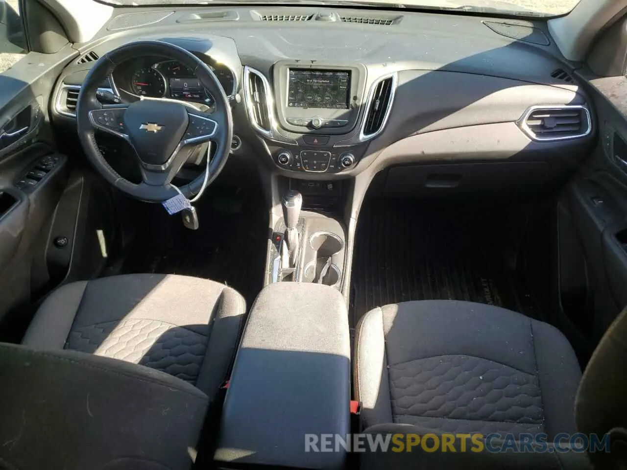 8 Photograph of a damaged car 3GNAXLEX1LS563070 CHEVROLET EQUINOX 2020