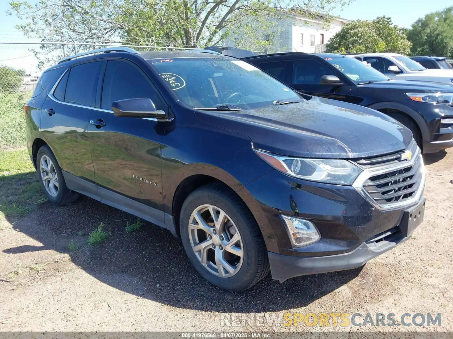 1 Photograph of a damaged car 3GNAXLEX1LS631299 CHEVROLET EQUINOX 2020