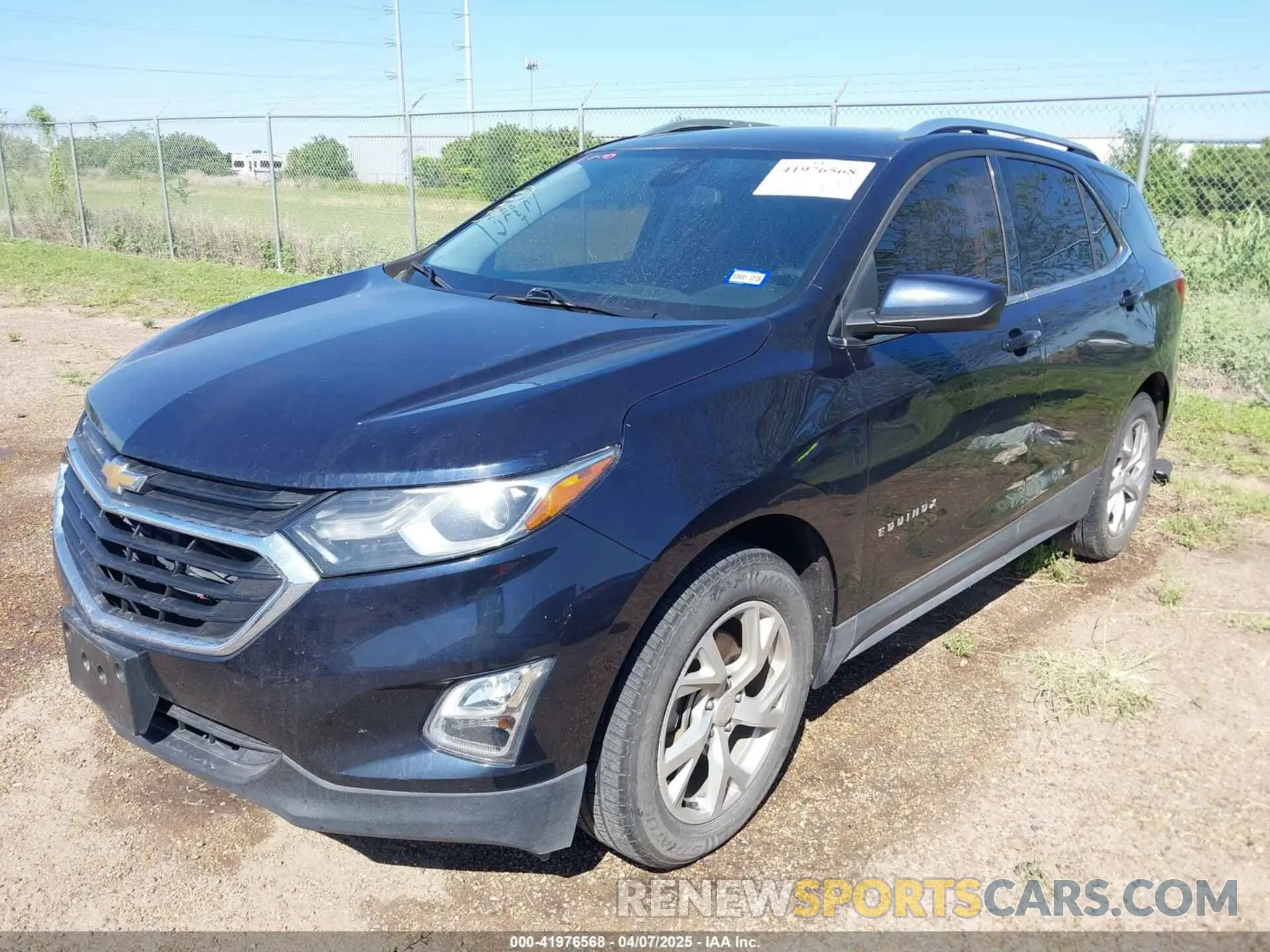 2 Photograph of a damaged car 3GNAXLEX1LS631299 CHEVROLET EQUINOX 2020