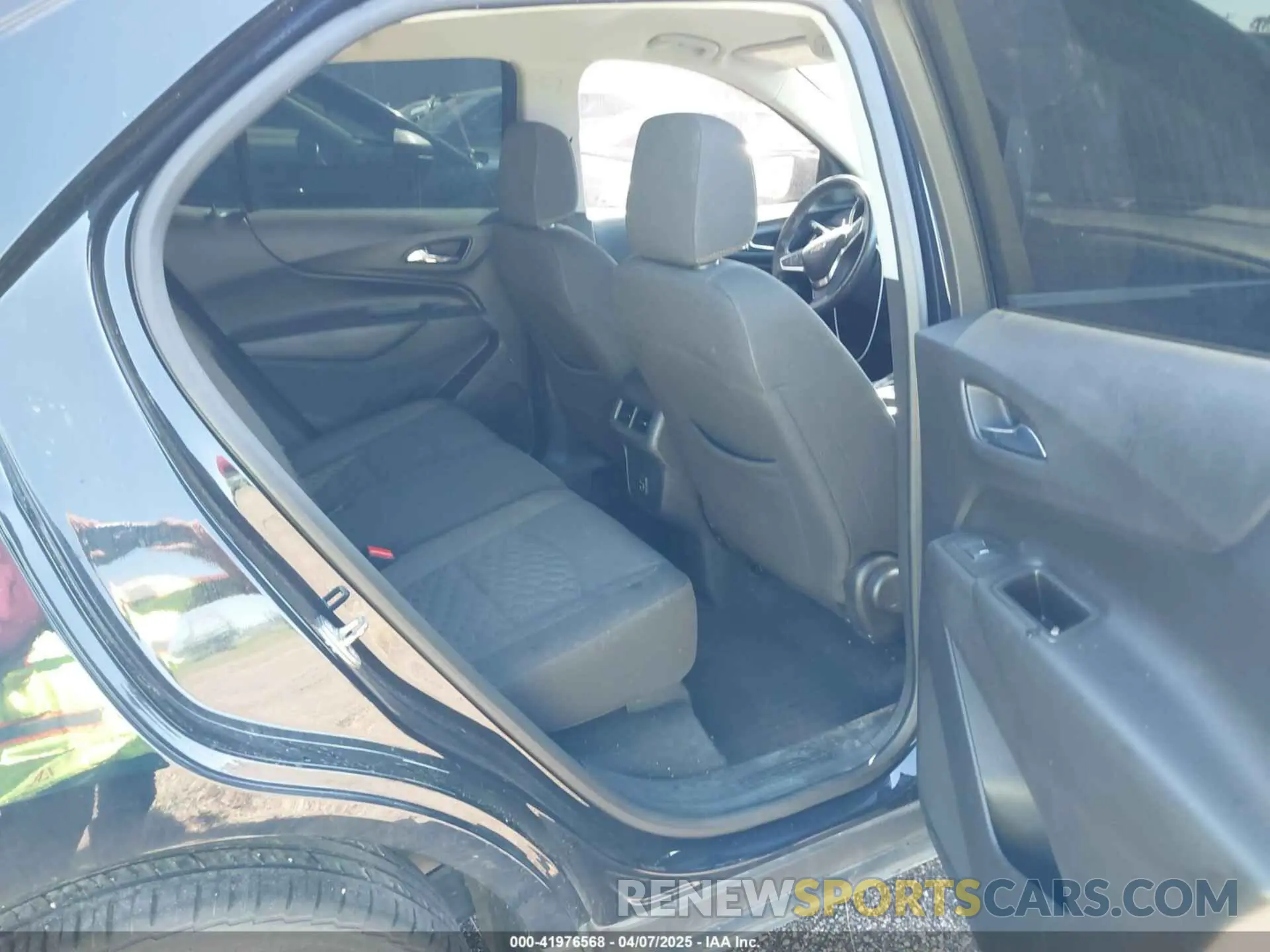 8 Photograph of a damaged car 3GNAXLEX1LS631299 CHEVROLET EQUINOX 2020