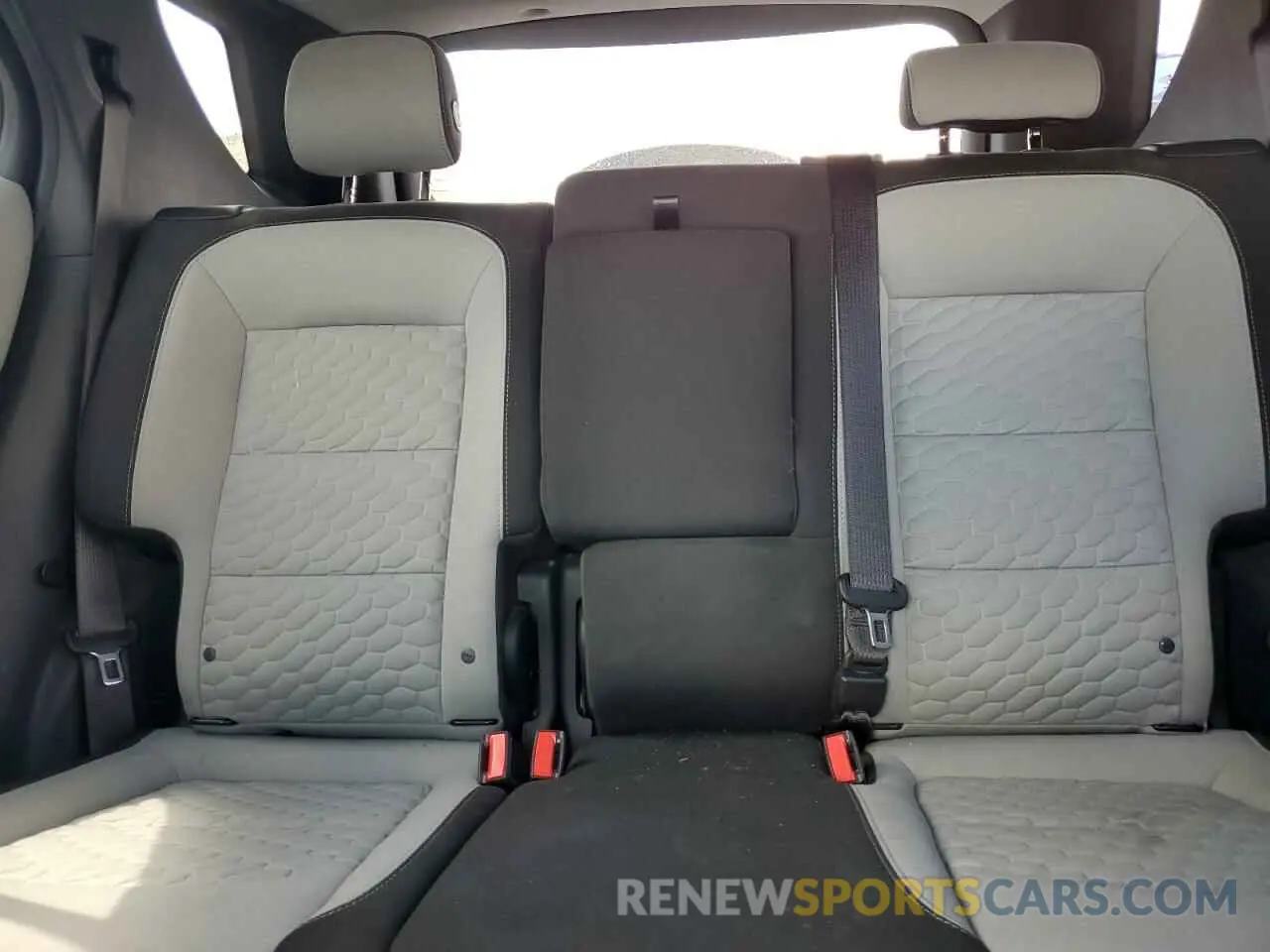 10 Photograph of a damaged car 3GNAXLEX2LS567158 CHEVROLET EQUINOX 2020