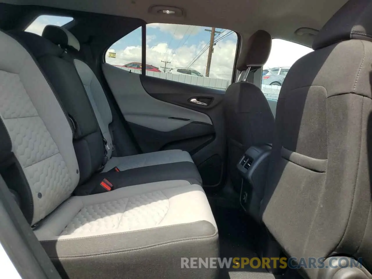 11 Photograph of a damaged car 3GNAXLEX2LS567158 CHEVROLET EQUINOX 2020
