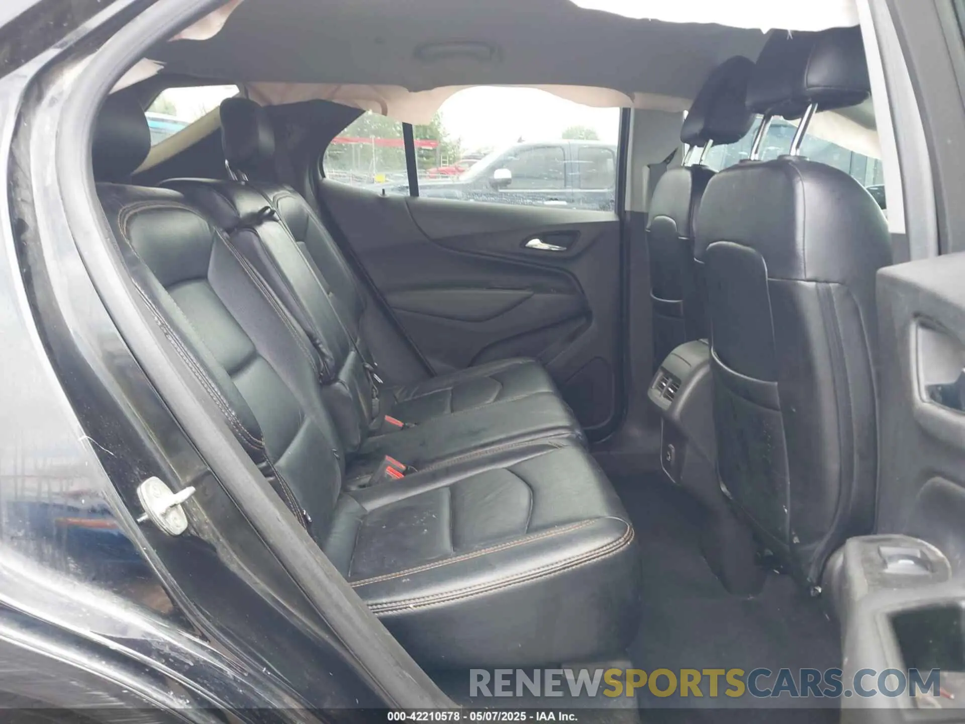 8 Photograph of a damaged car 3GNAXLEX3LL152327 CHEVROLET EQUINOX 2020