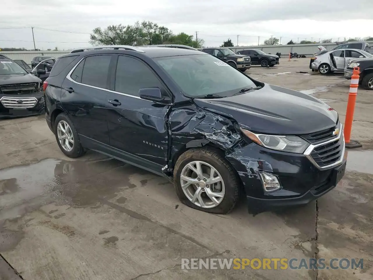 4 Photograph of a damaged car 3GNAXLEX3LS655393 CHEVROLET EQUINOX 2020