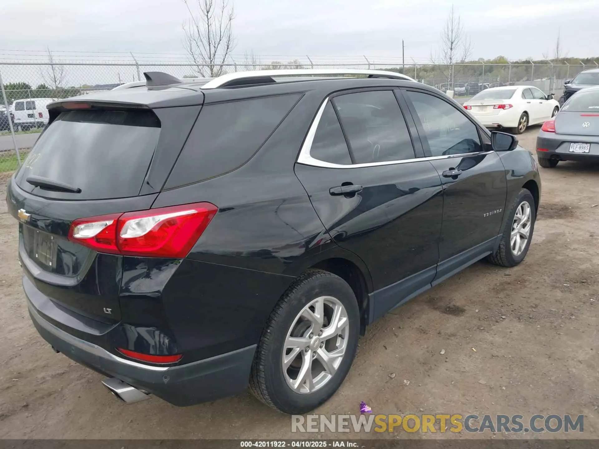 4 Photograph of a damaged car 3GNAXLEX4LL100513 CHEVROLET EQUINOX 2020