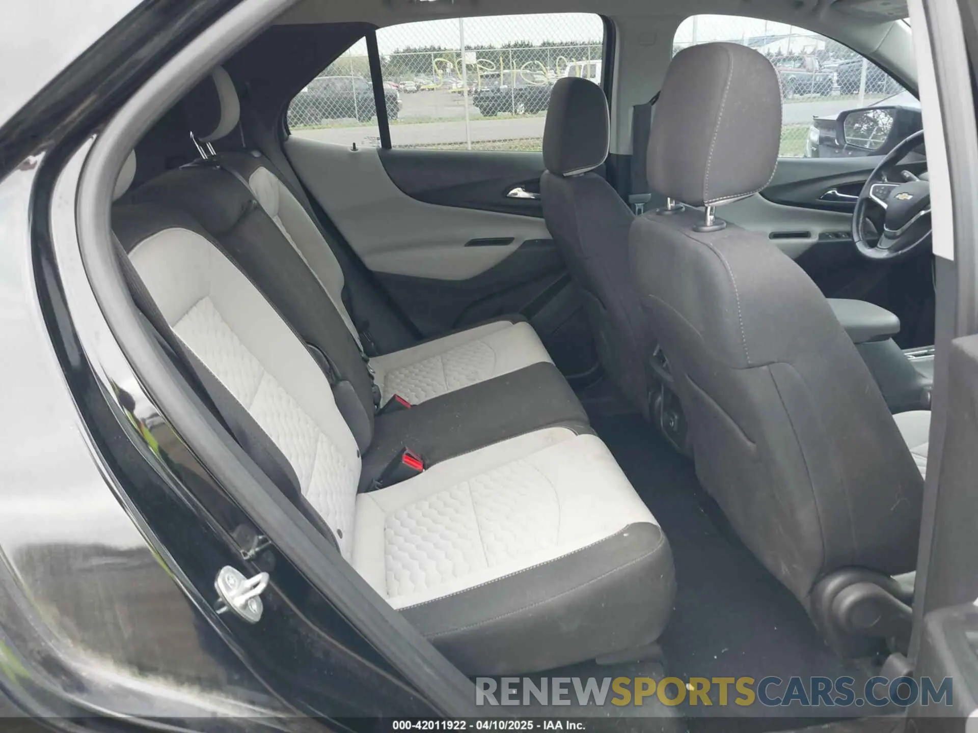 8 Photograph of a damaged car 3GNAXLEX4LL100513 CHEVROLET EQUINOX 2020