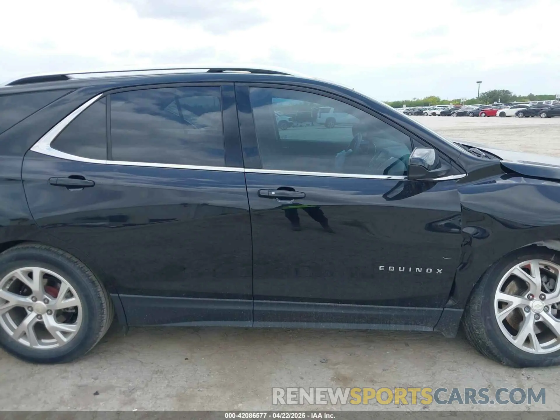 13 Photograph of a damaged car 3GNAXLEX6LL315262 CHEVROLET EQUINOX 2020