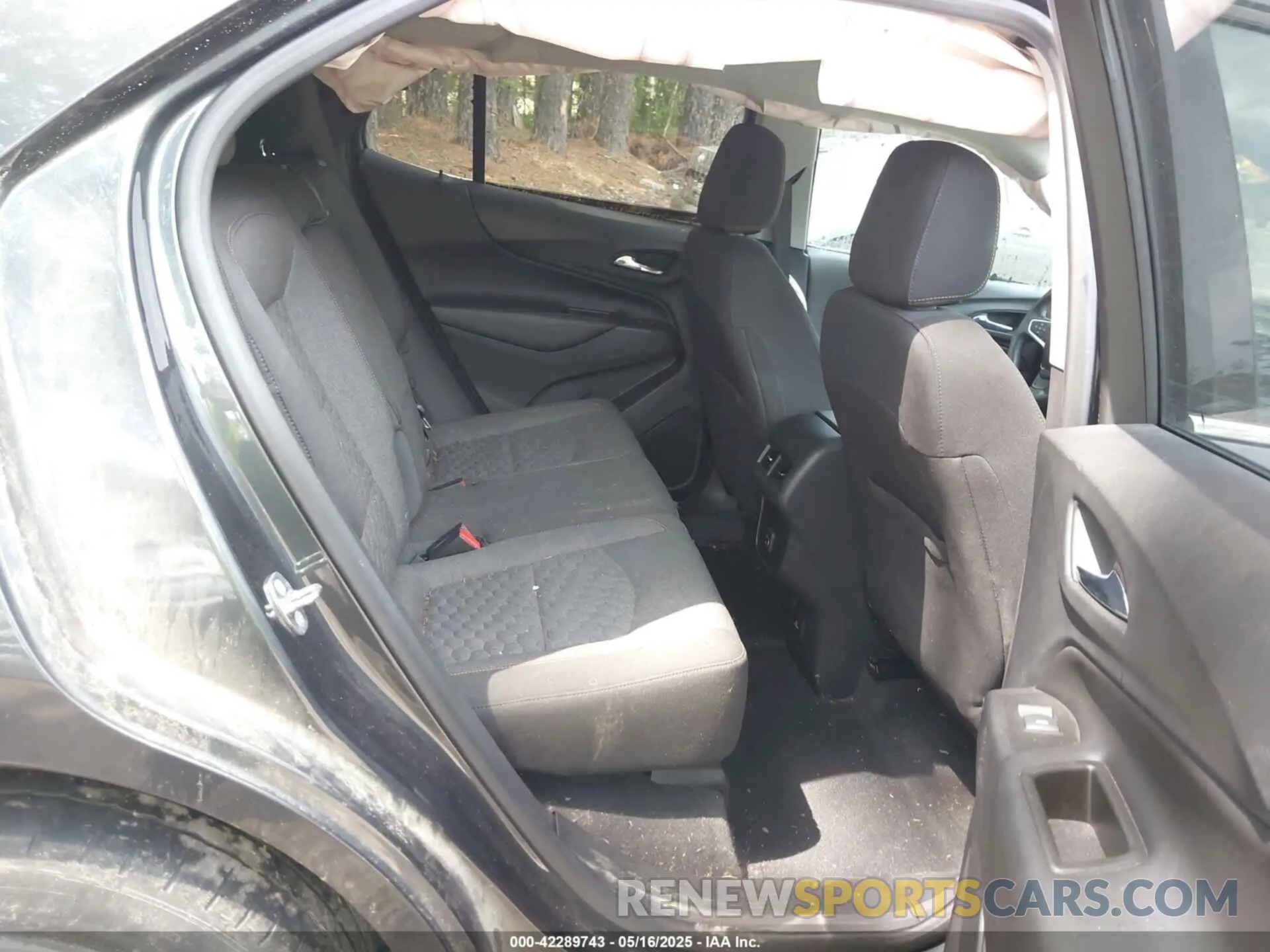8 Photograph of a damaged car 3GNAXLEX7LS631758 CHEVROLET EQUINOX 2020