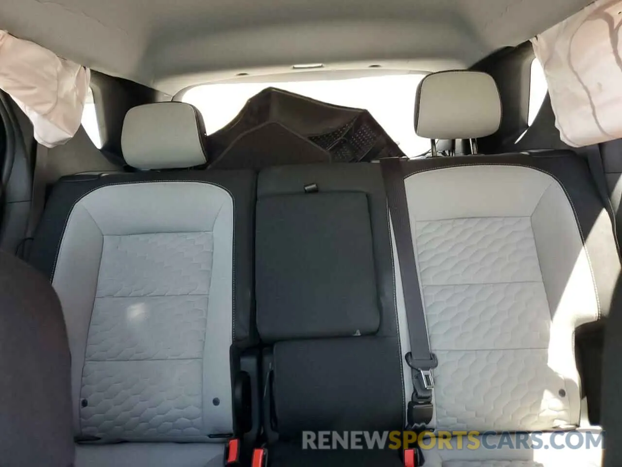 10 Photograph of a damaged car 3GNAXLEX8LS591335 CHEVROLET EQUINOX 2020