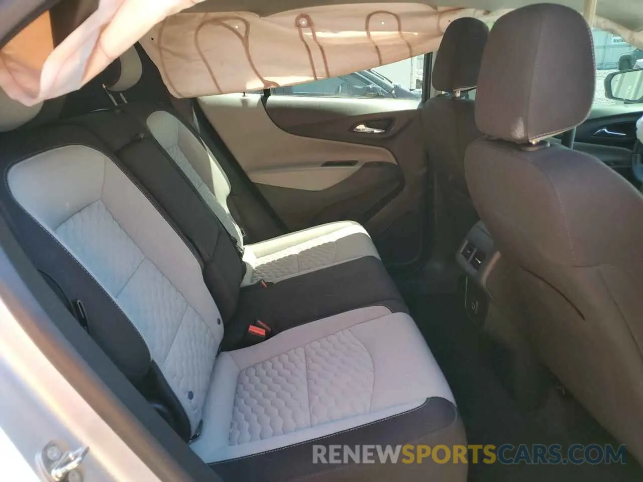 11 Photograph of a damaged car 3GNAXLEX8LS591335 CHEVROLET EQUINOX 2020