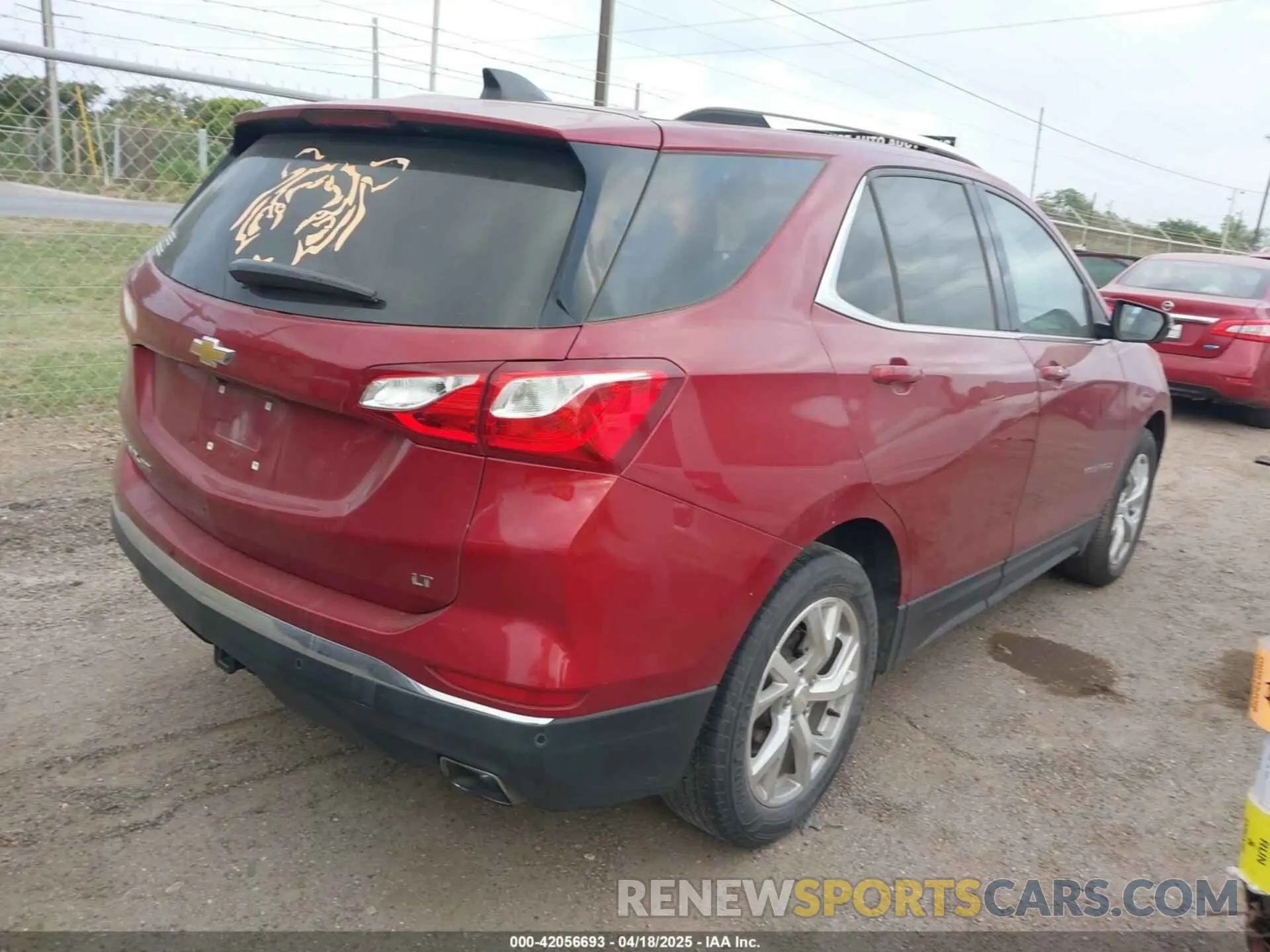 4 Photograph of a damaged car 3GNAXLEX9LS631292 CHEVROLET EQUINOX 2020