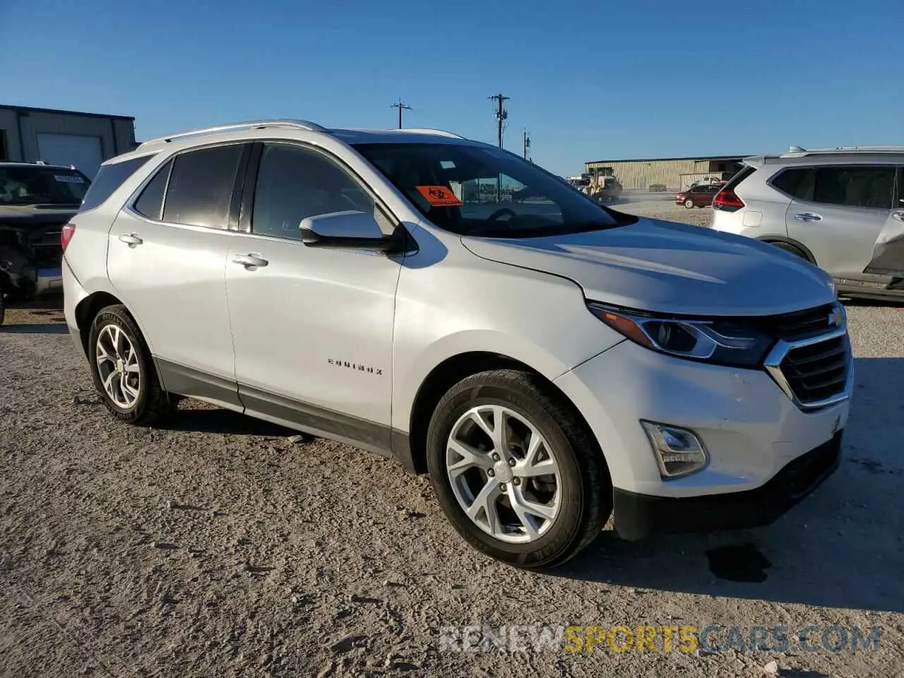 4 Photograph of a damaged car 3GNAXLEX9LS710641 CHEVROLET EQUINOX 2020