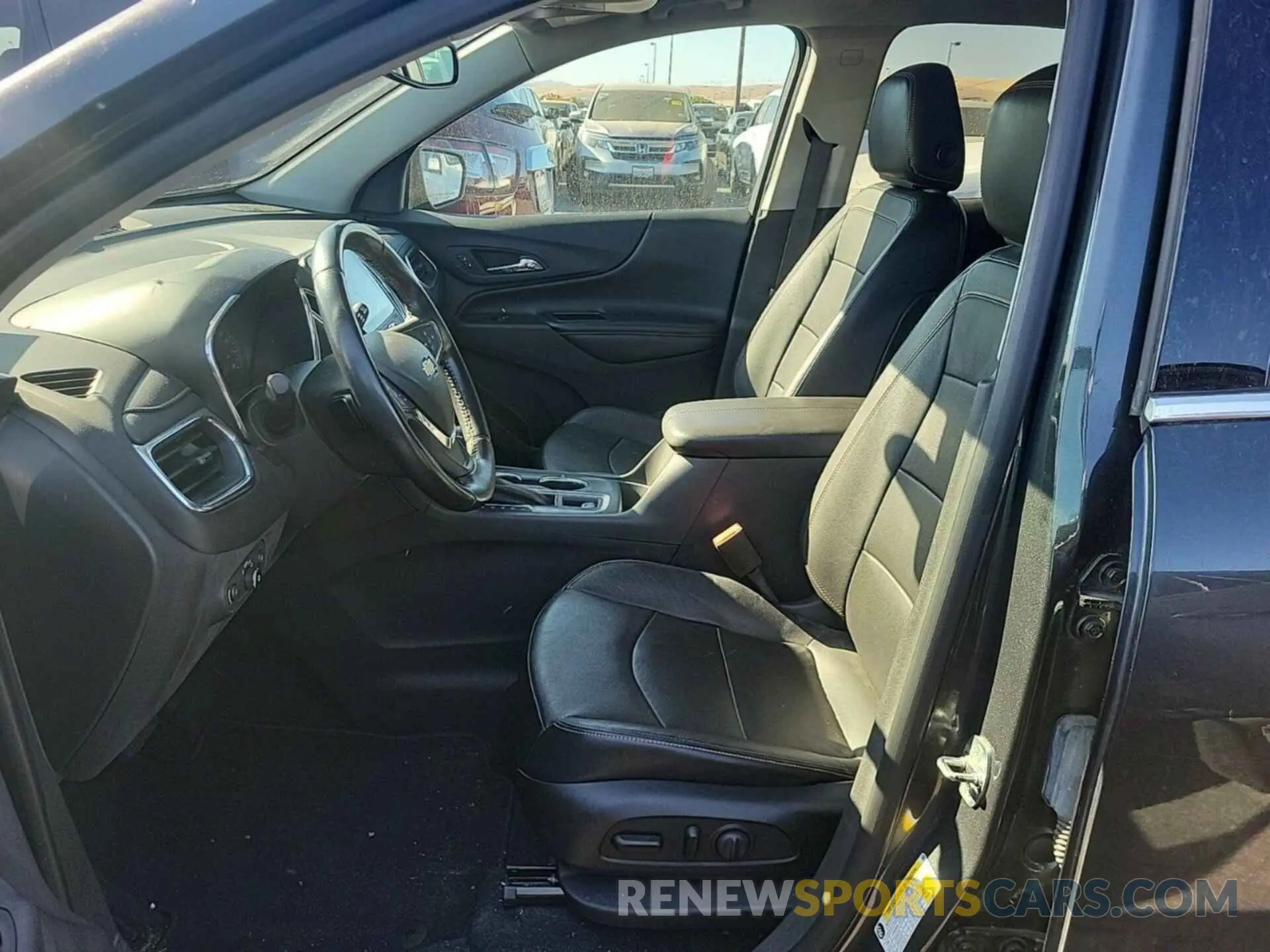 5 Photograph of a damaged car 3GNAXNEV1LS585421 CHEVROLET EQUINOX 2020