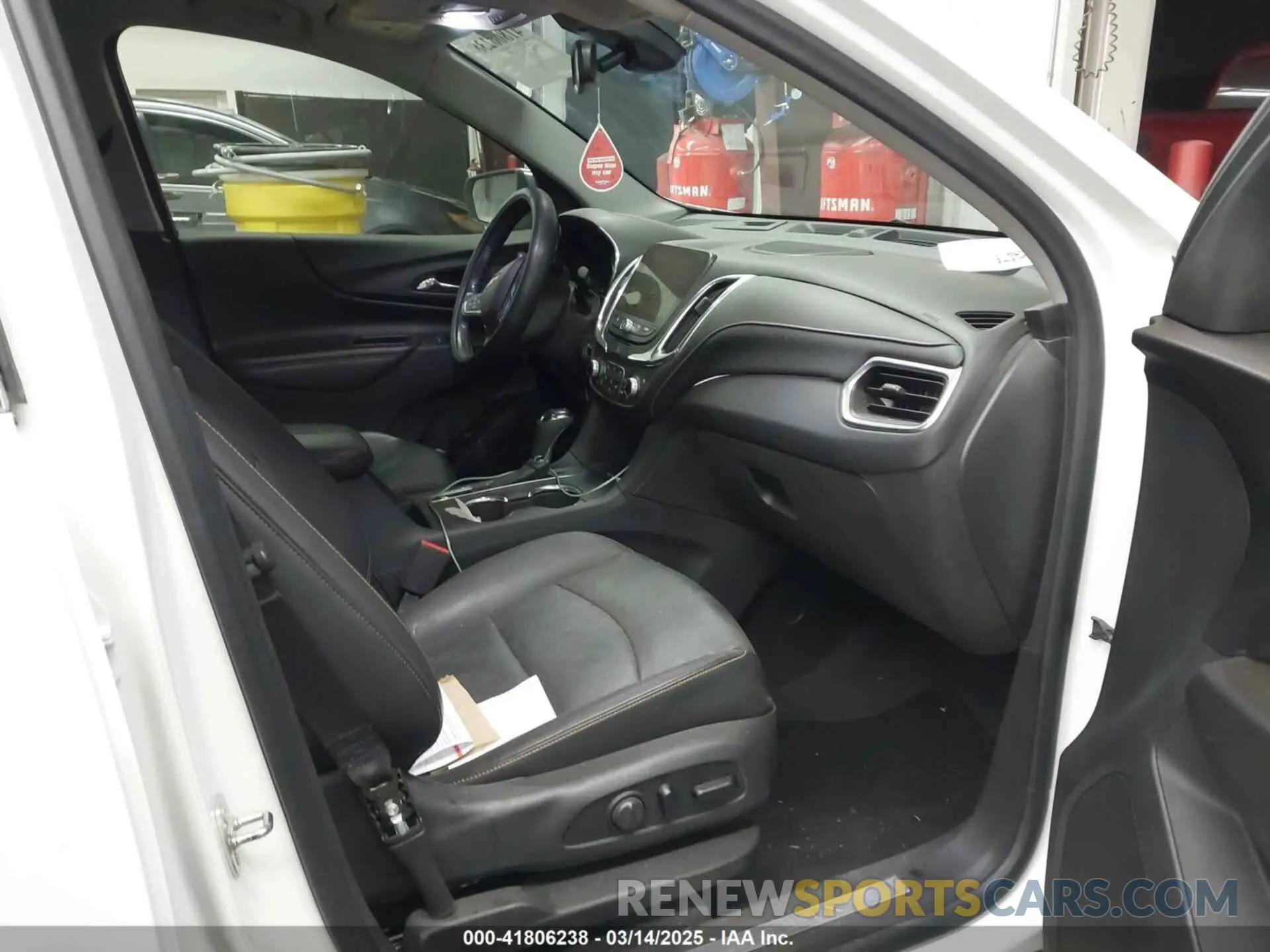 5 Photograph of a damaged car 3GNAXNEV2LS676794 CHEVROLET EQUINOX 2020