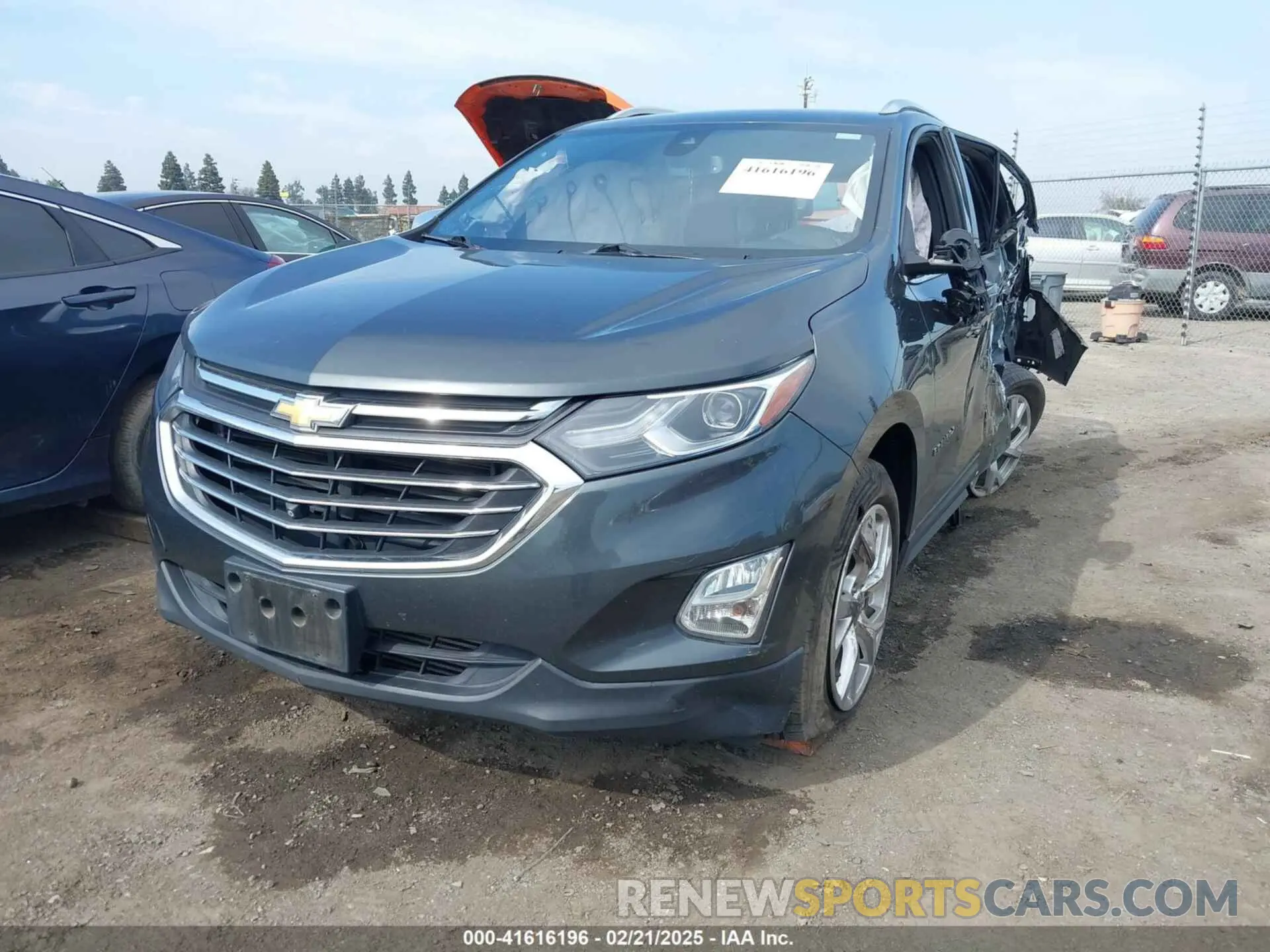 2 Photograph of a damaged car 3GNAXNEV5LS566564 CHEVROLET EQUINOX 2020