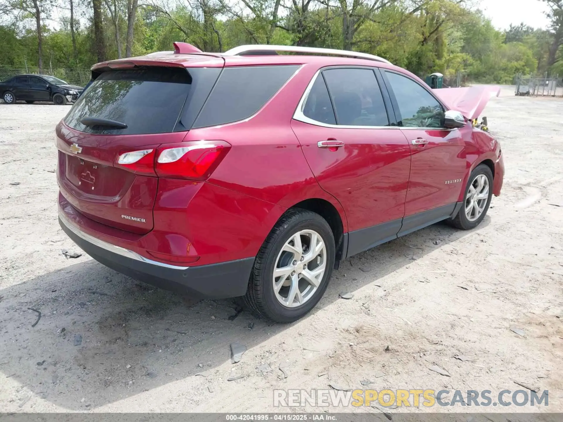 4 Photograph of a damaged car 3GNAXNEV7LS660459 CHEVROLET EQUINOX 2020