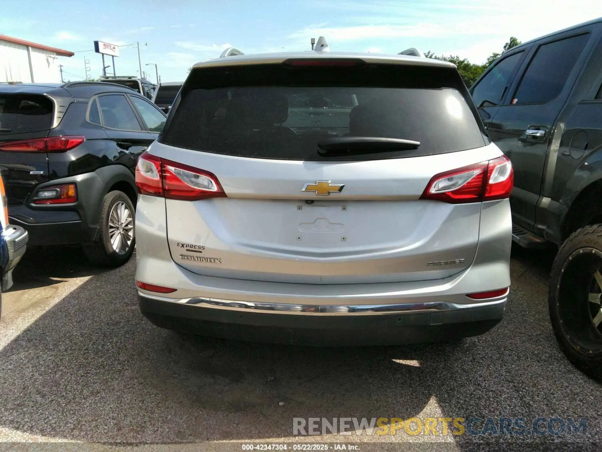 16 Photograph of a damaged car 3GNAXNEV9LS556040 CHEVROLET EQUINOX 2020