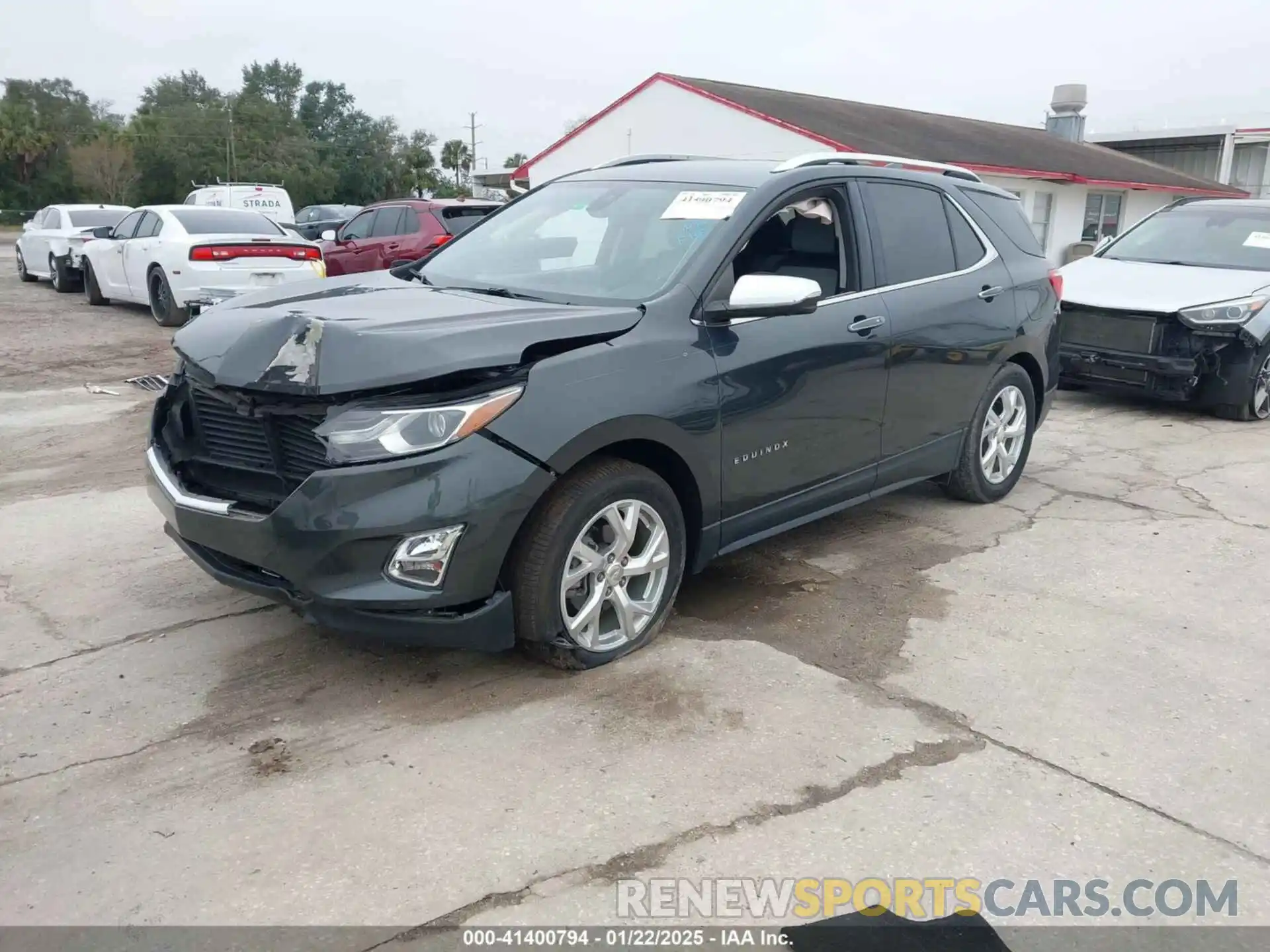 2 Photograph of a damaged car 3GNAXNEV9LS575168 CHEVROLET EQUINOX 2020